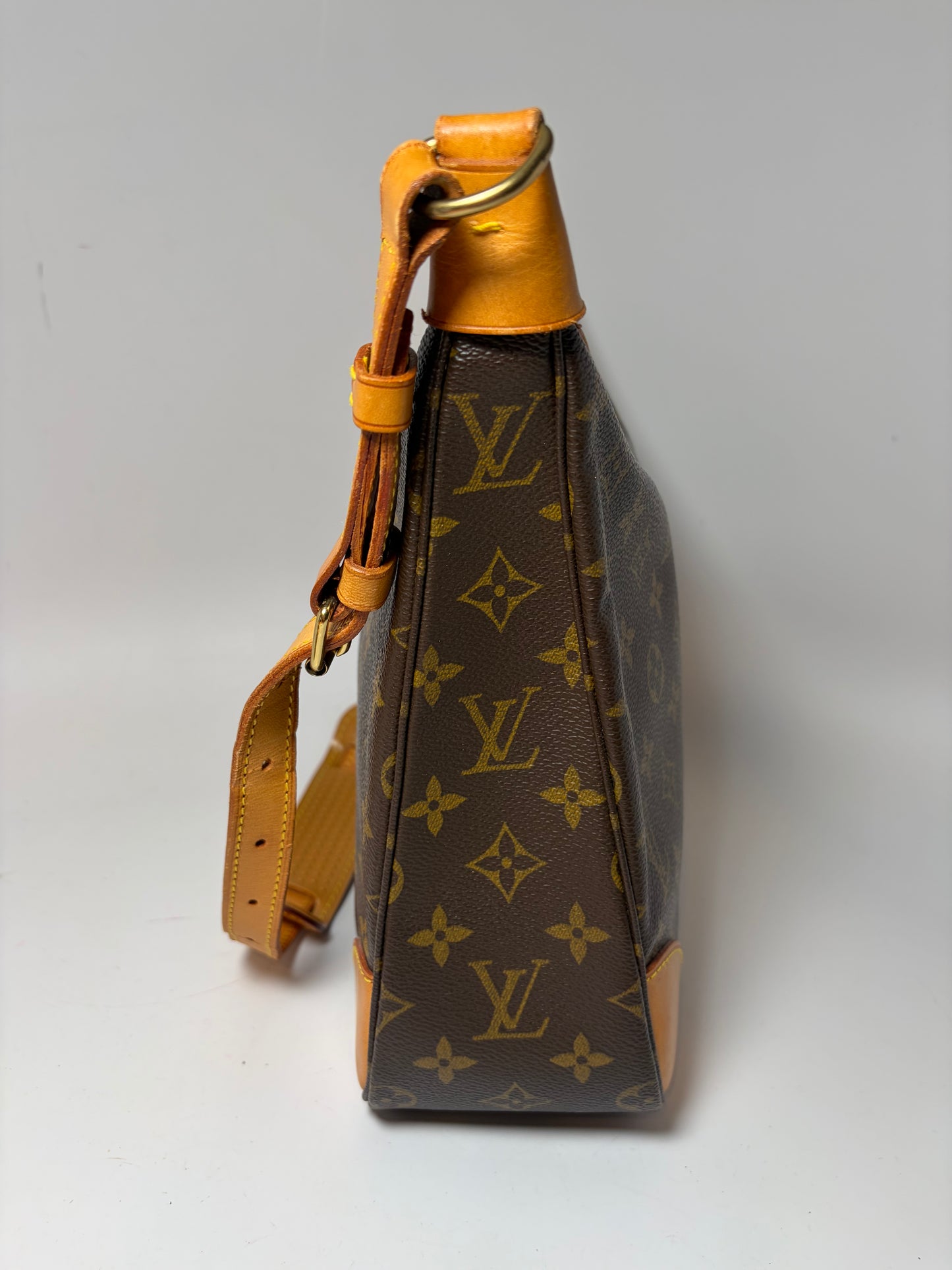Louis Vuitton Boulogne 30 Monogram Shoulder Bag