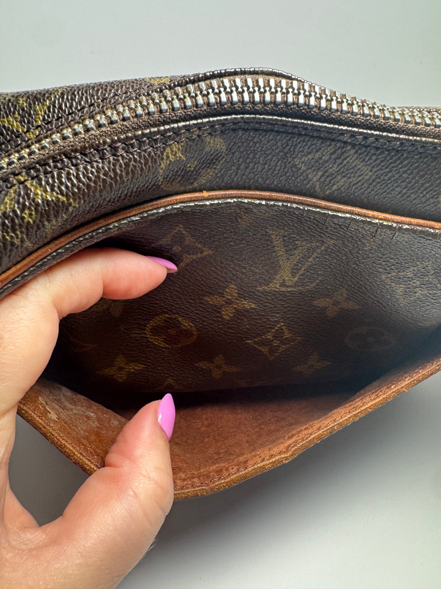 Louis Vuitton Compeigne 23 Monogram Toiletry Bag/Clutch