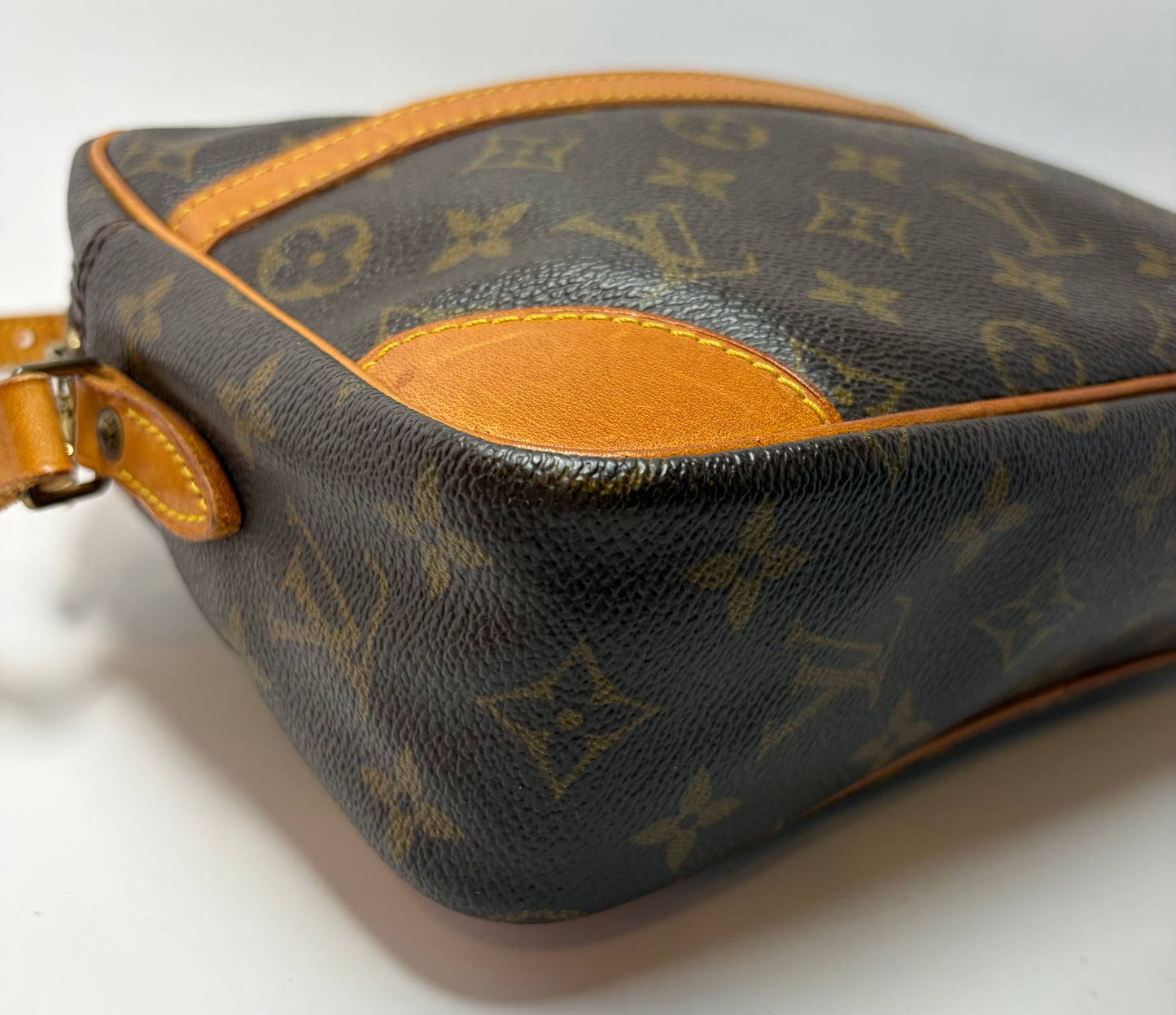 Louis Vuitton Trocadero 27 Monogram Crossbody