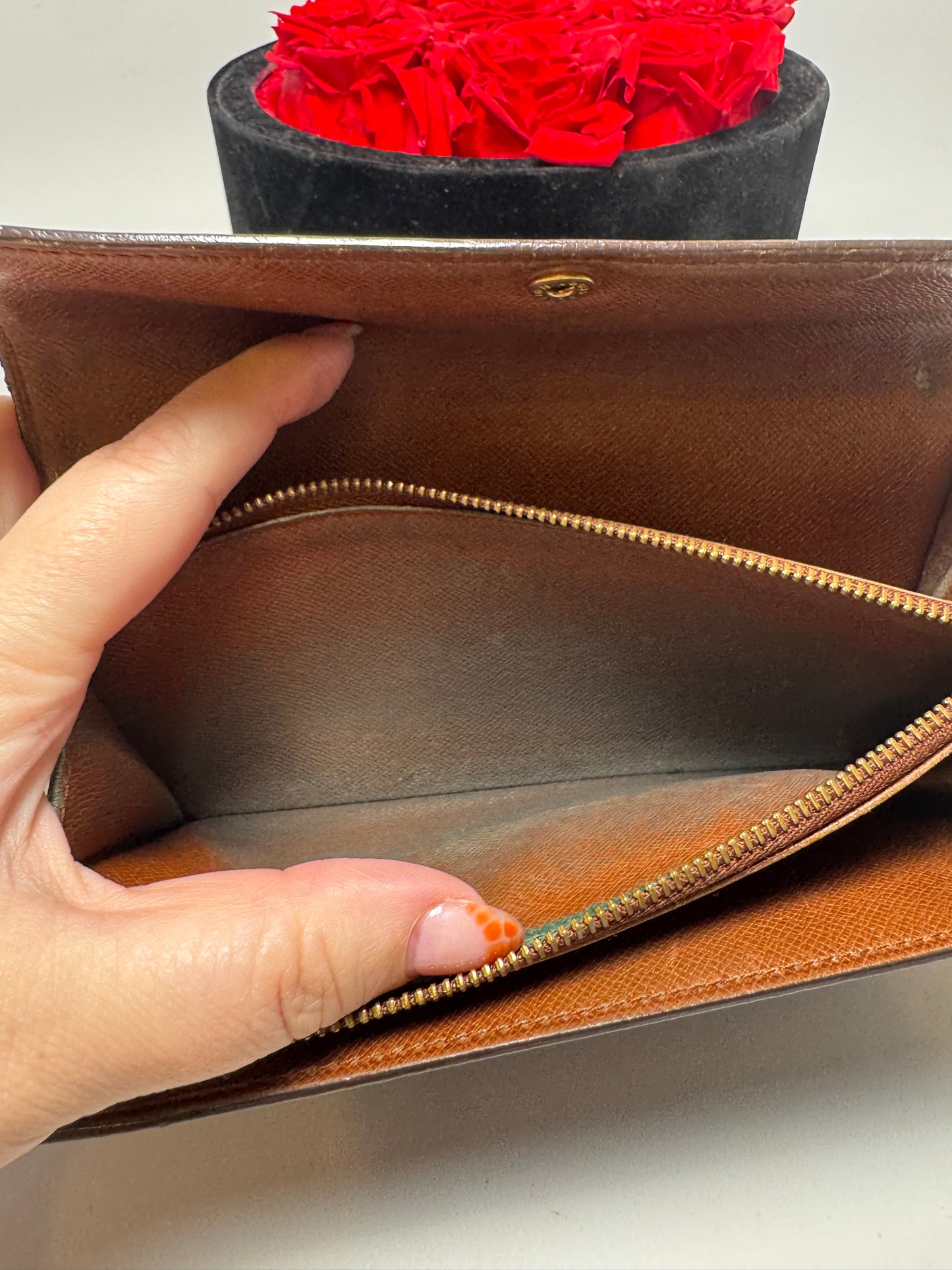 Louis Vuitton Sarah Monogram Wallet - Fair condition