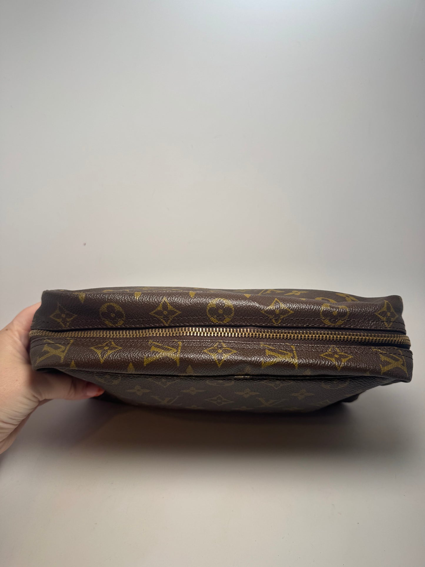 Louis Vuitton Trousse 28 Monogram Makeup Bag/Toiletry Bag