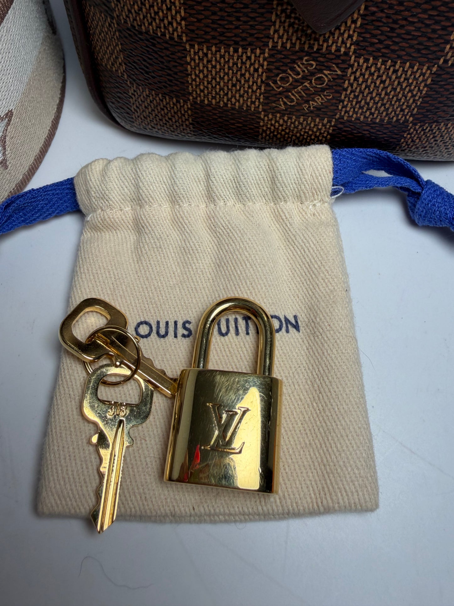 Louis Vuitton Speedy 20 Bandouliere Damier Ebene w/COA, dust bag & box