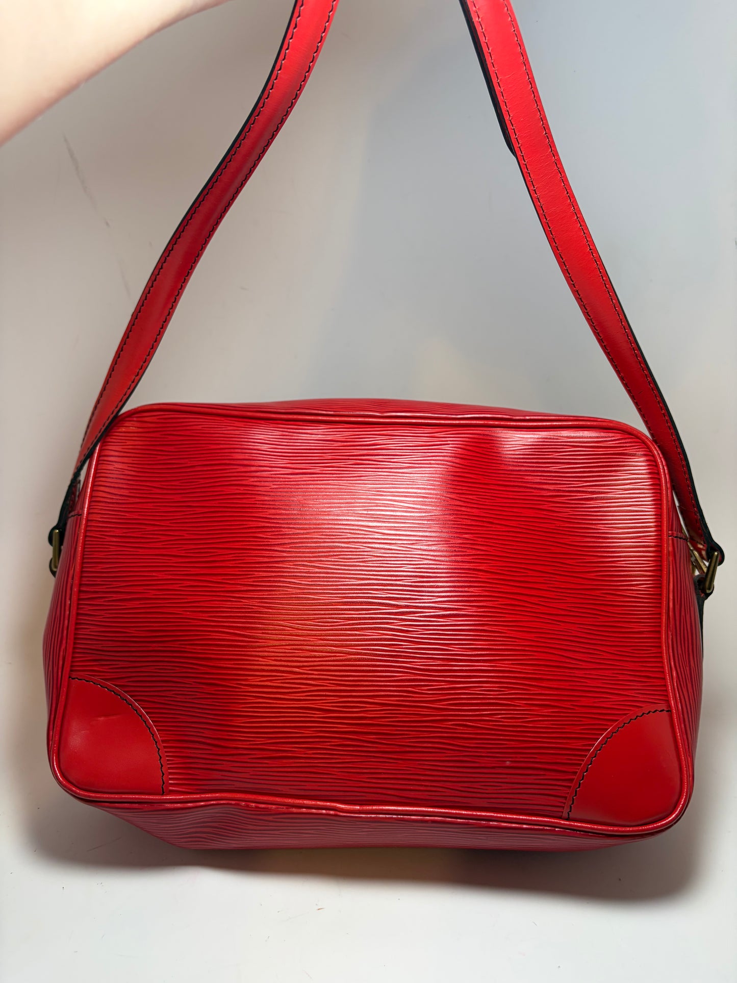 Louis Vuitton Trocadero 27 Red Epi Leather Crossbody