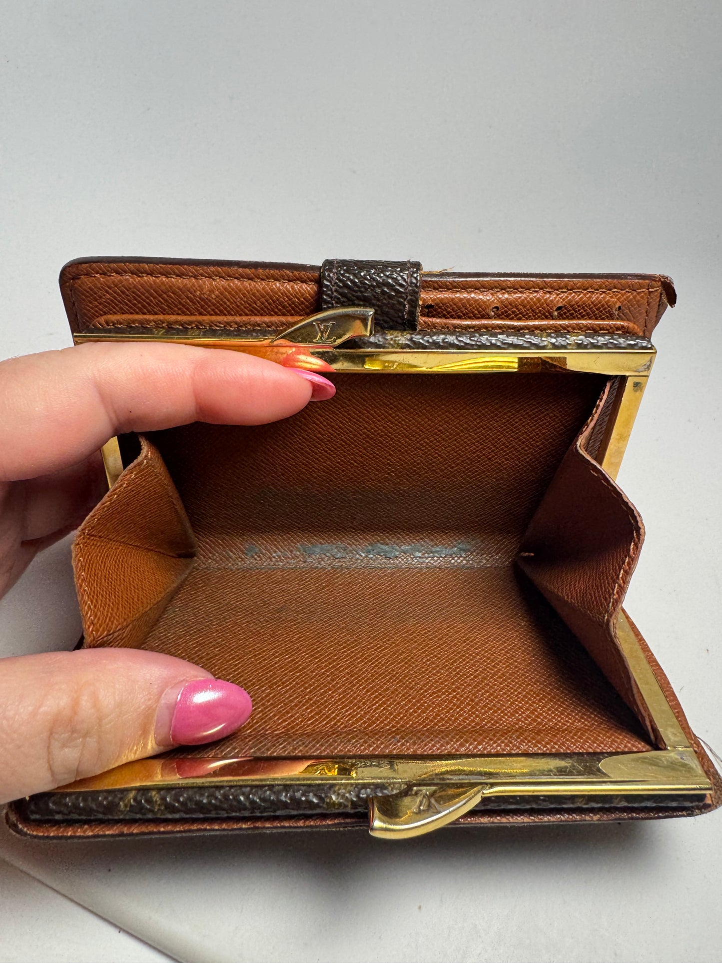Louis Vuitton Monogram Kiss Lock Wallet French Purse