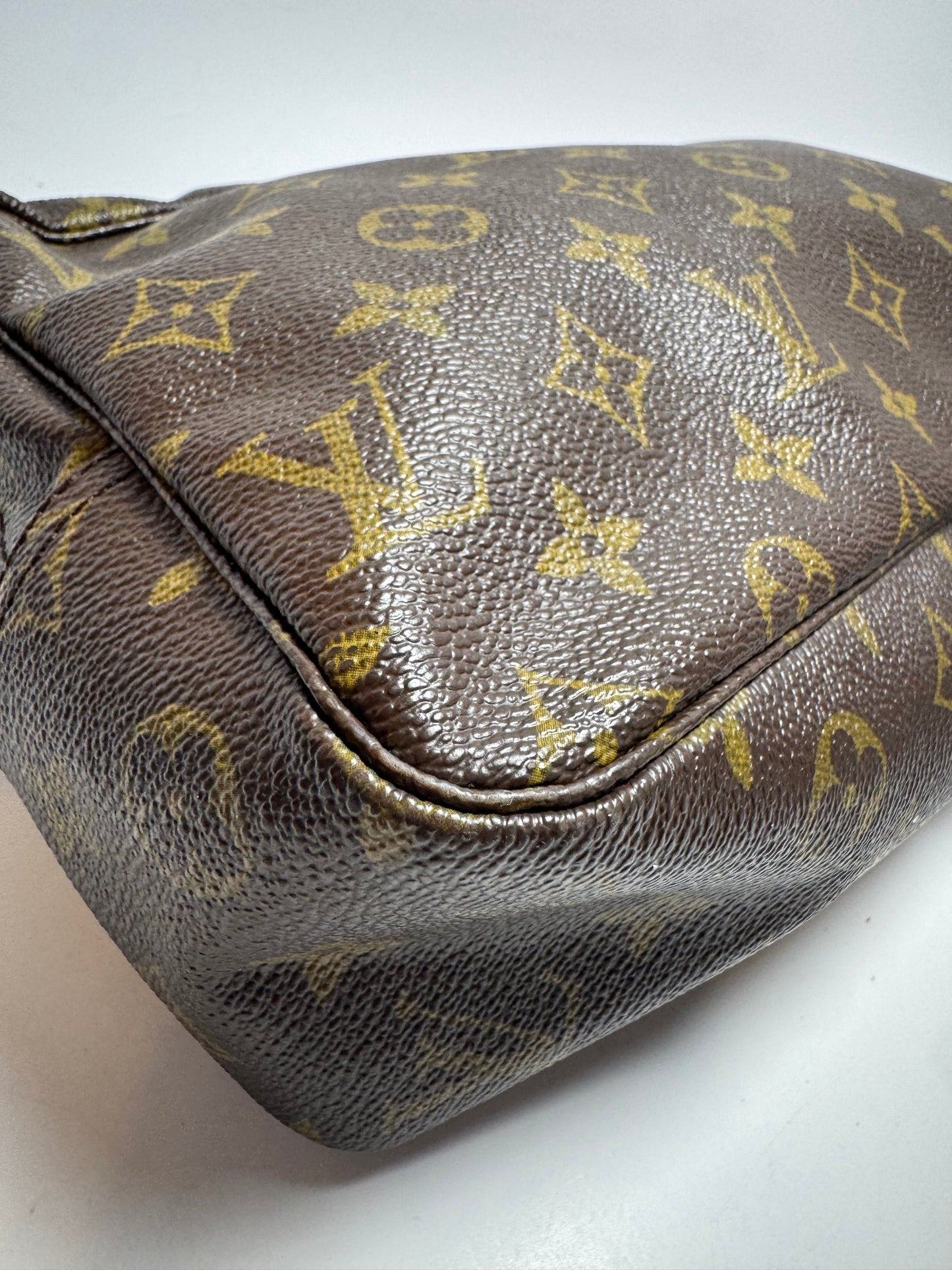 Louis Vuitton Trousse 28 Monogram Cosmetic Bag/Toiletry Bag