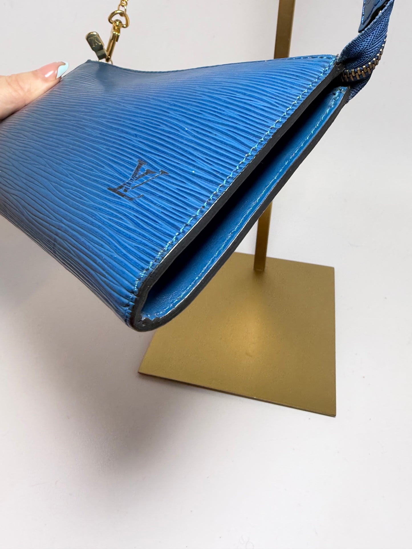 Louis Vuitton Pouch Pochette Accessories in Blue Epi Leather with LV Gold Chain
