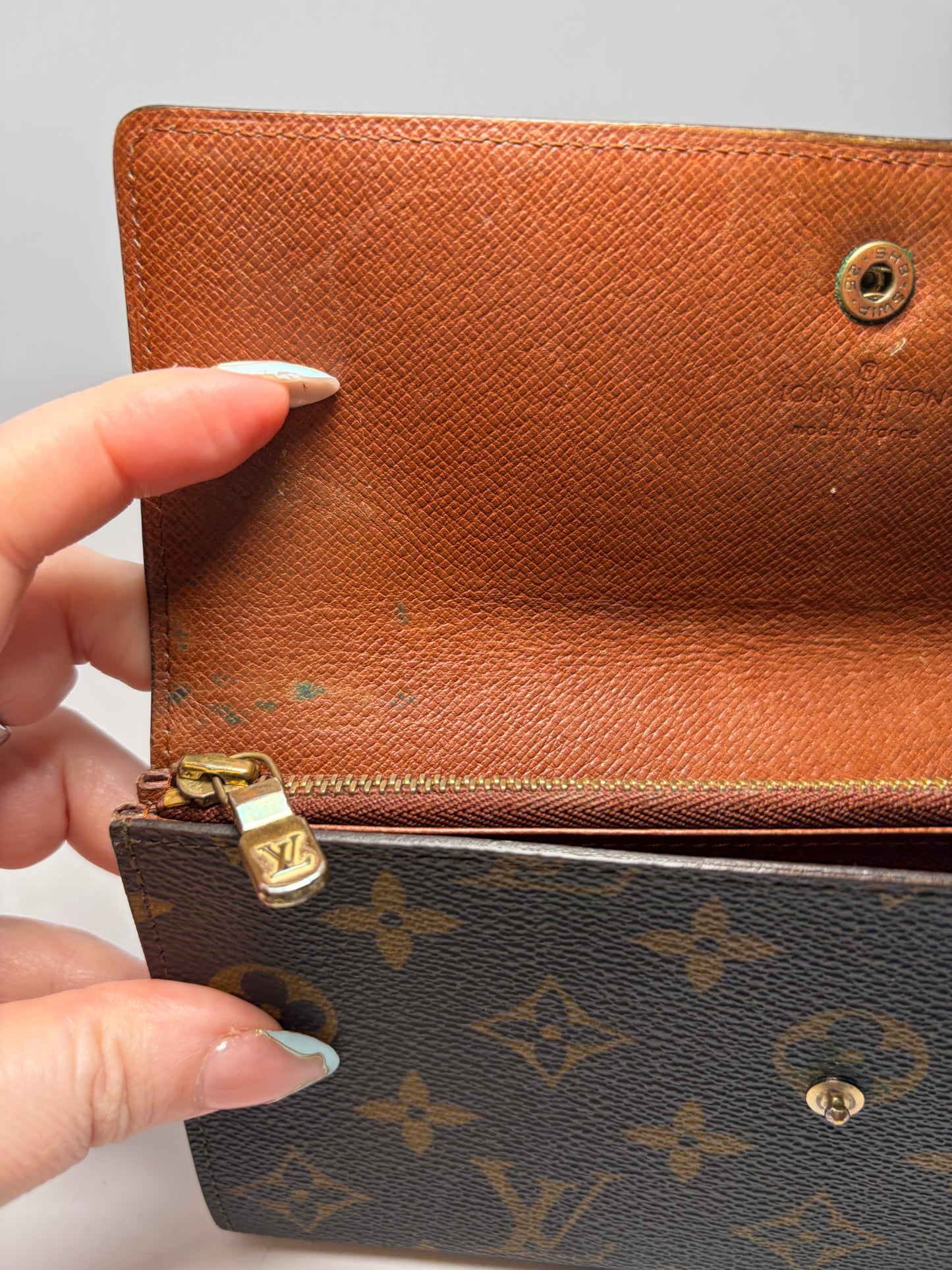 Louis Vuitton Sarah Monogram Wallet