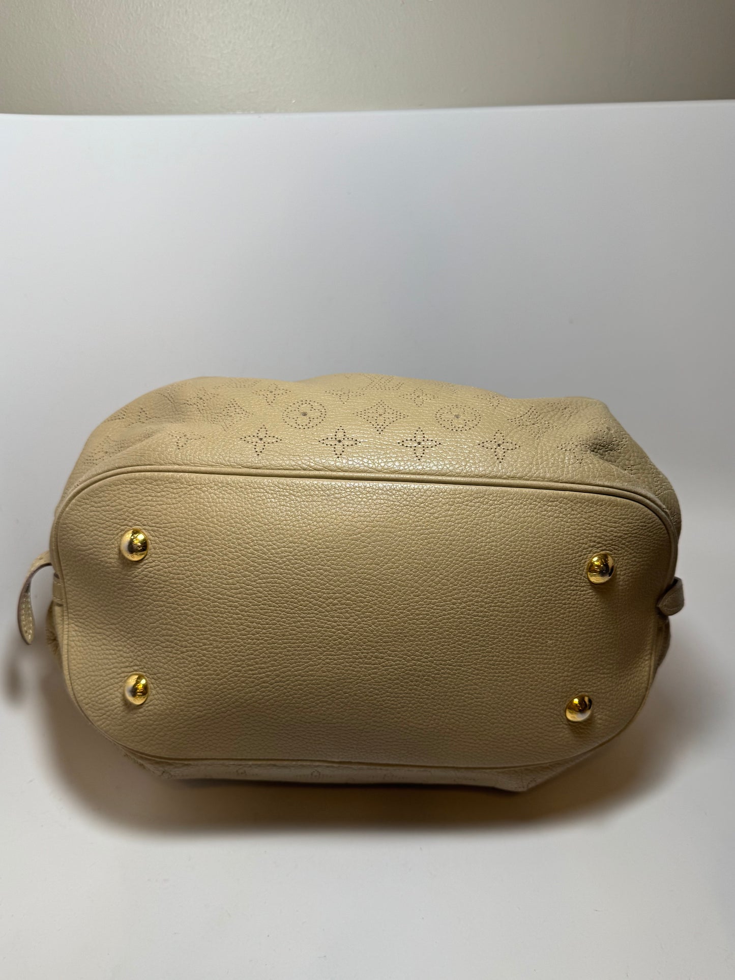 Louis Vuitton Mahina Hobo L Biscuit Perforated Monogram Leather Shoulder Bag w/COA