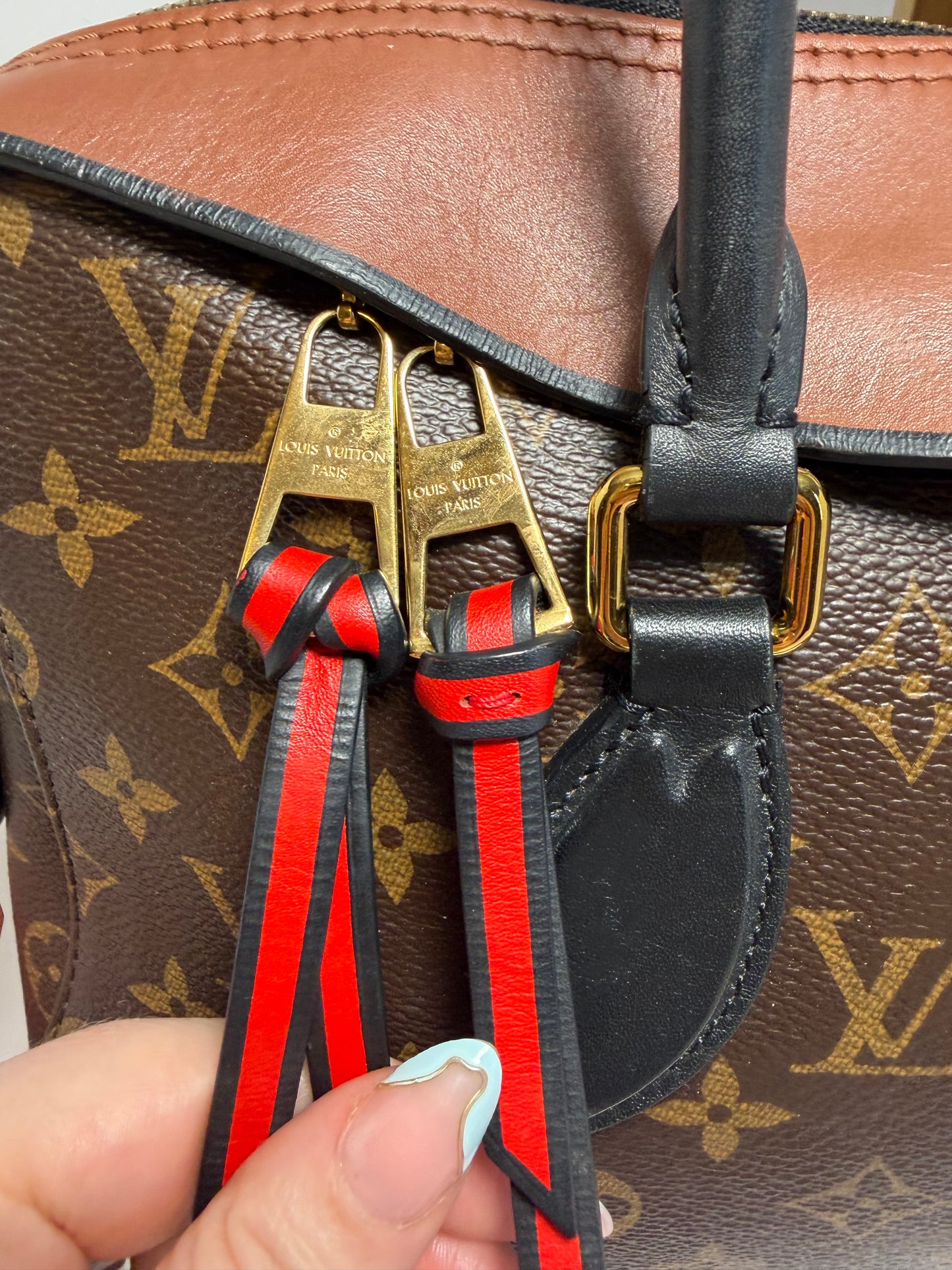 Louis Vuitton Tuileries Monogram Handbag/Shoulder Bag Monogram