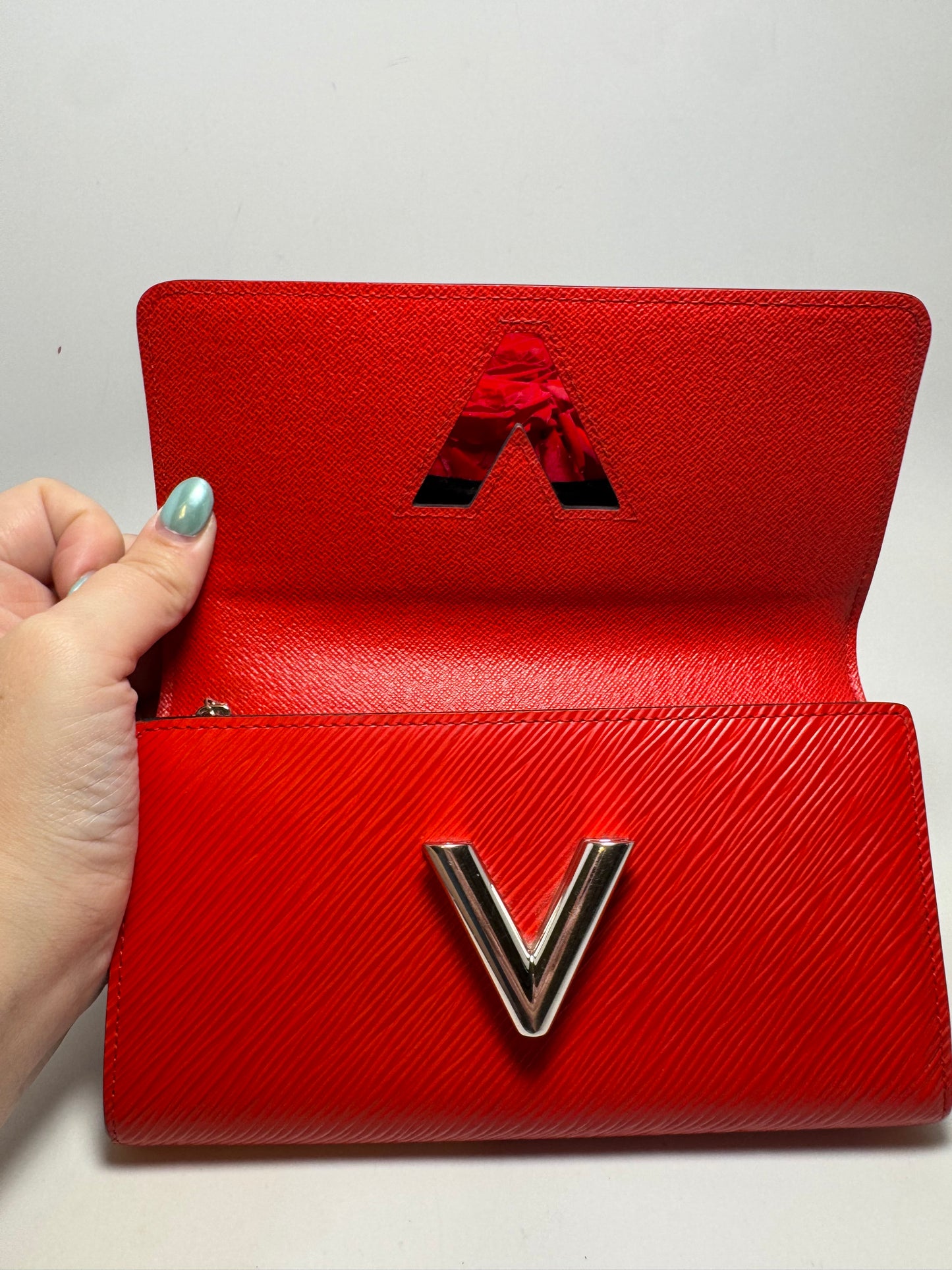 Louis Vuitton Twist Wallet in Coquelicot Red Epi leather