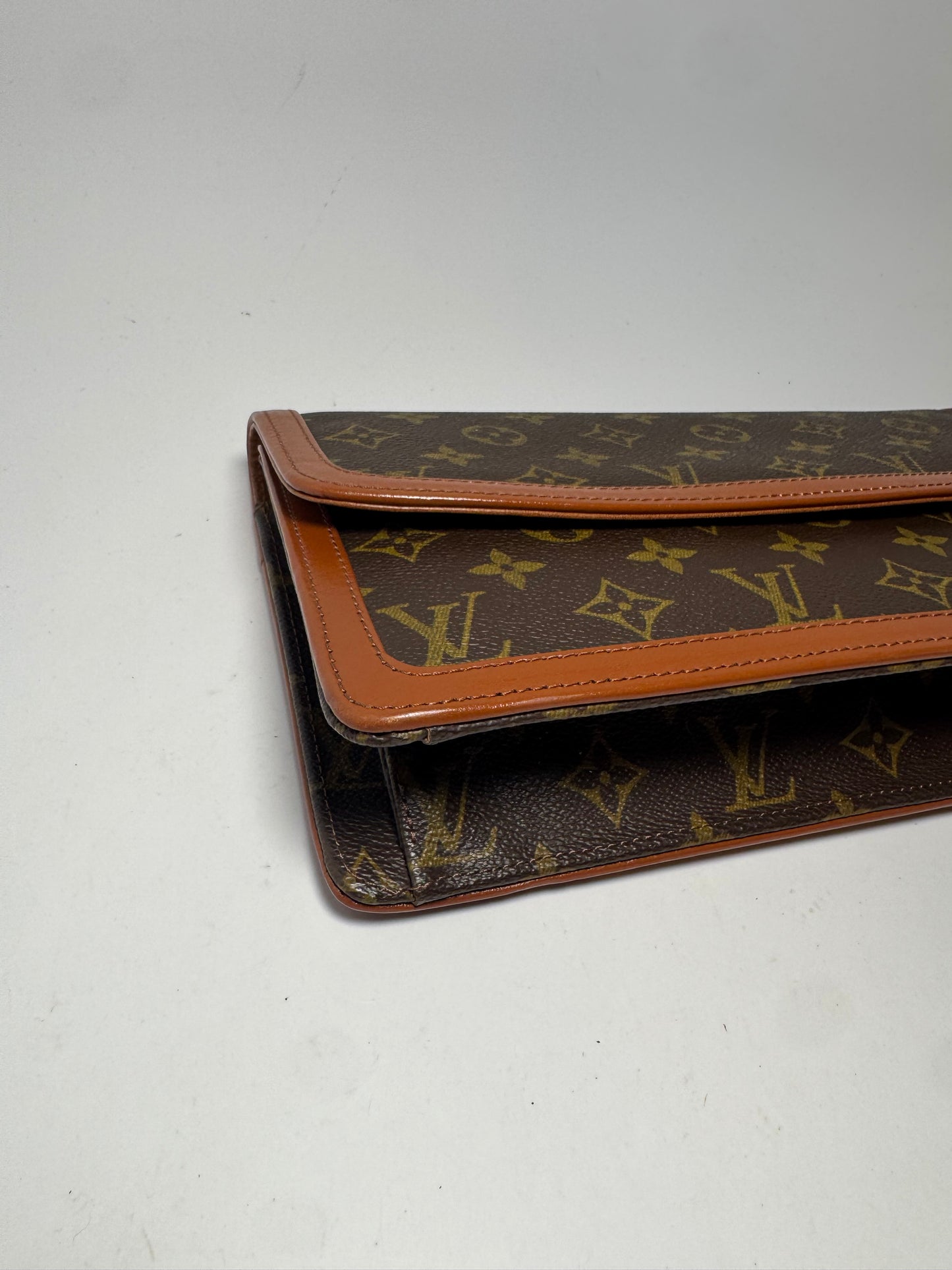 Louis Vuitton Pochette Dame Clutch GM Monogram