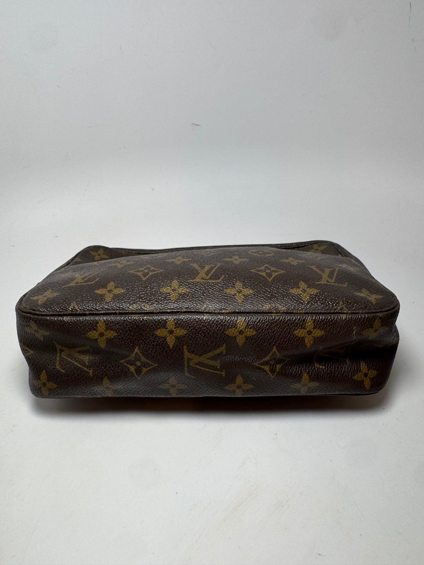 Louis Vuitton Trousse 23 Monogram Toiletry Bag/Cosmetic Case