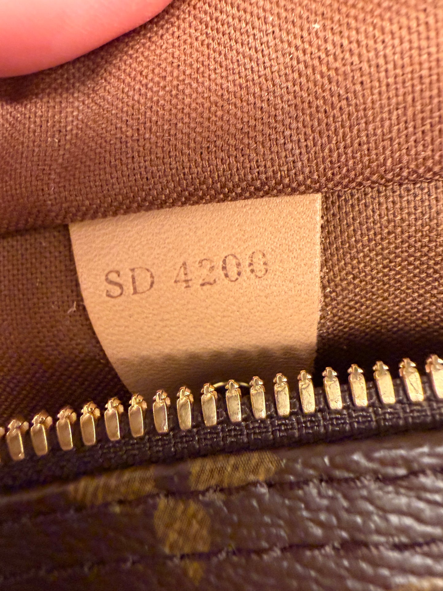 Louis Vuitton Speedy 30 Bandoulière Monogram w/COA Excellent Condition