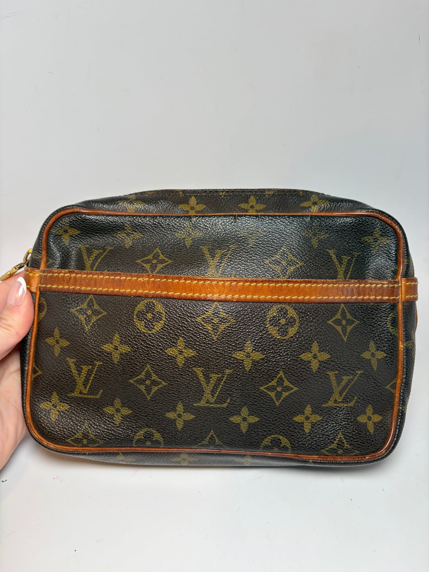 Louis Vuitton Compeigne 23 monogram toiletry bag