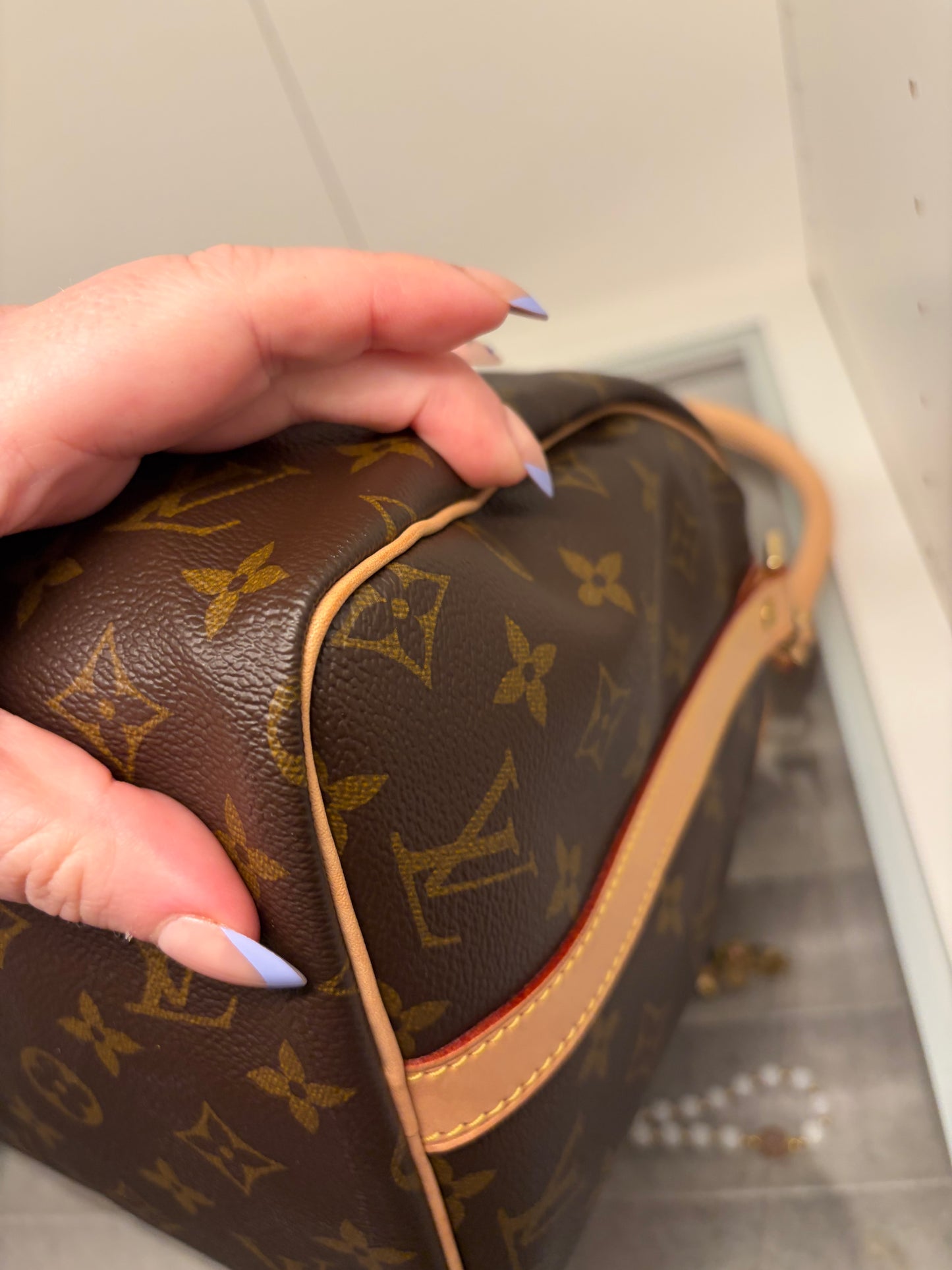 Louis Vuitton Speedy 30 Bandoulière Monogram w/COA Excellent Condition