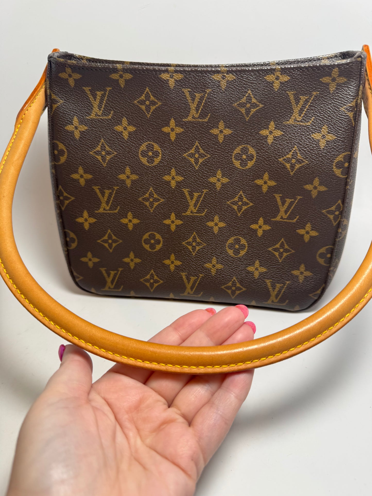 Louis Vuitton Looping MM Monogram Shoulder Bag