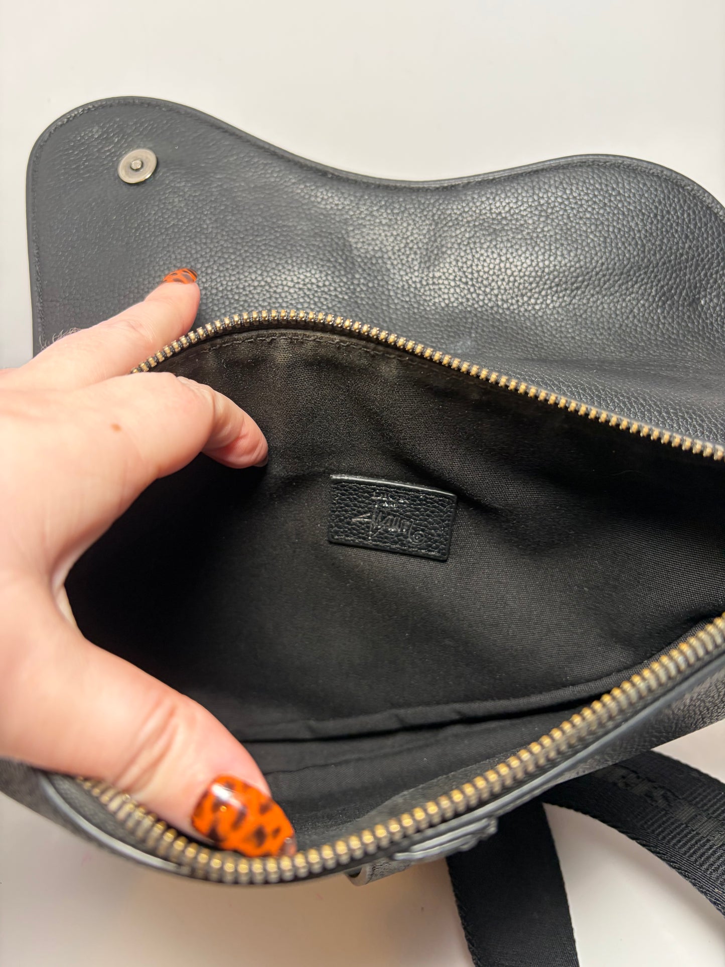 Christian Dior Black Leather Waist Bag/Crossbody Dior x Shawn Stussy Saddle Bag with Graffiti Logo Unisex