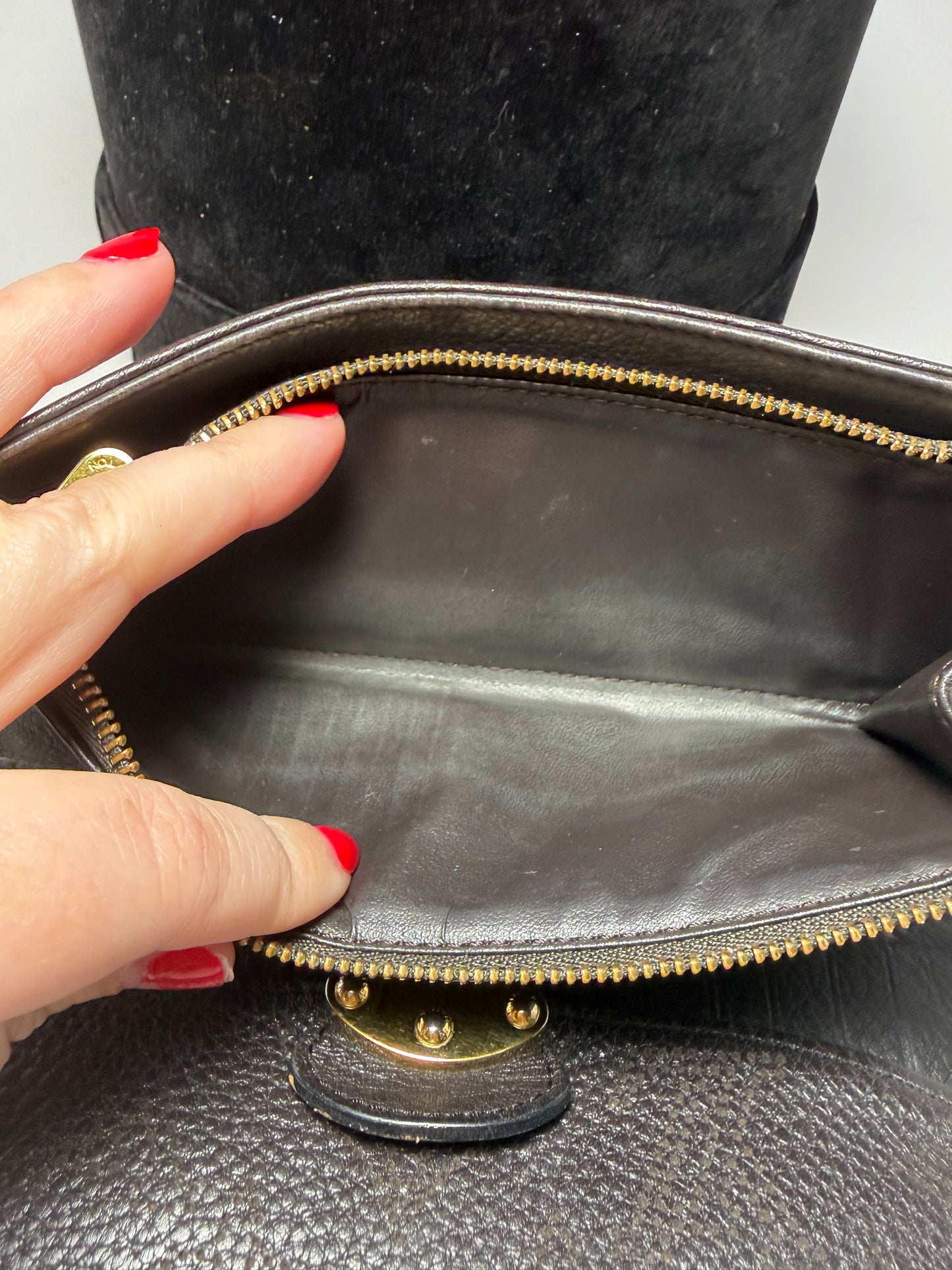 Louis Vuitton Mahina Amelia Wallet Black Leather Monogram Embossed