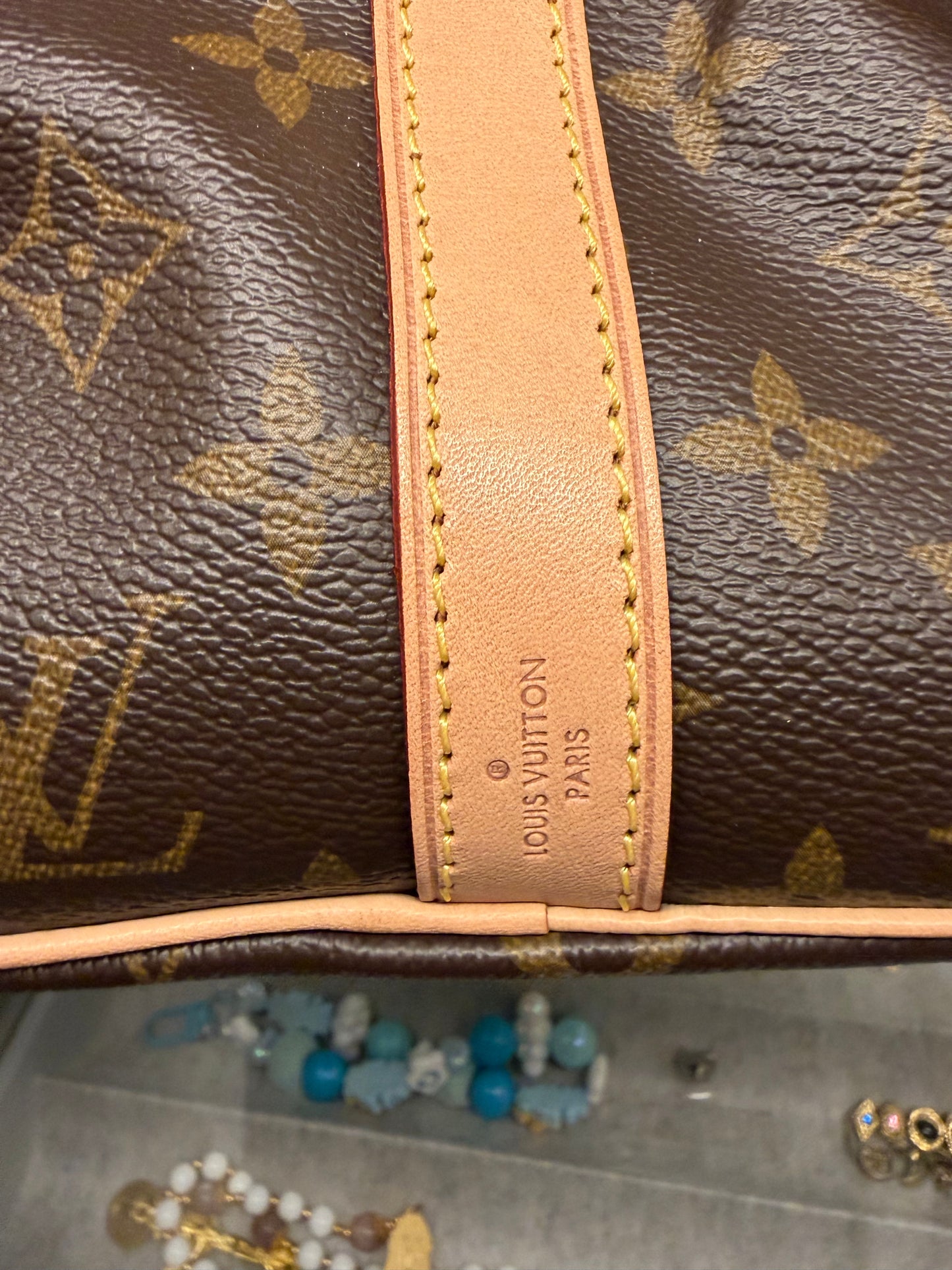 Louis Vuitton Speedy 30 Bandoulière Monogram w/COA Excellent Condition