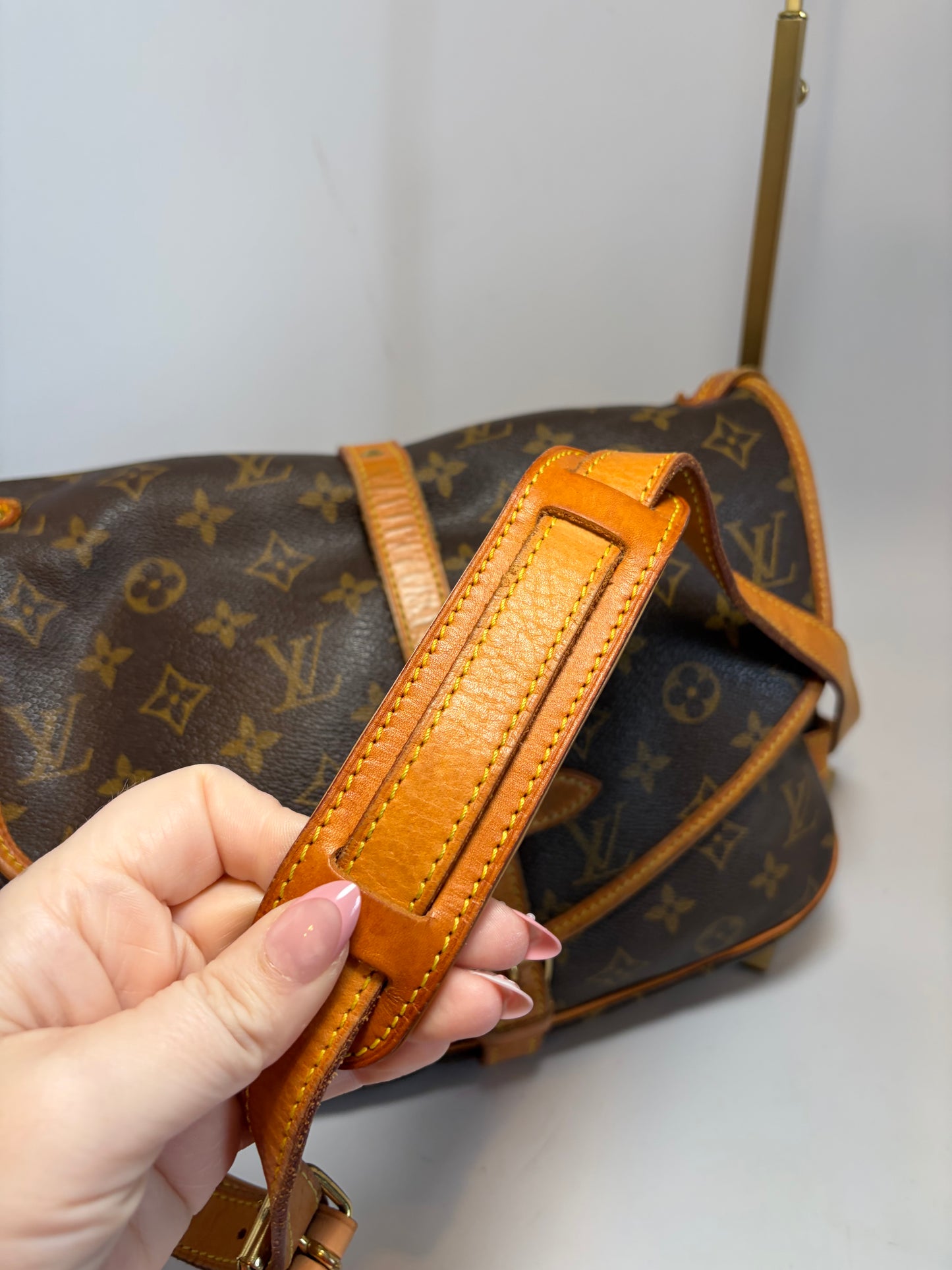 Louis Vuitton Saumur 30 Monogram Crossbody w/COA