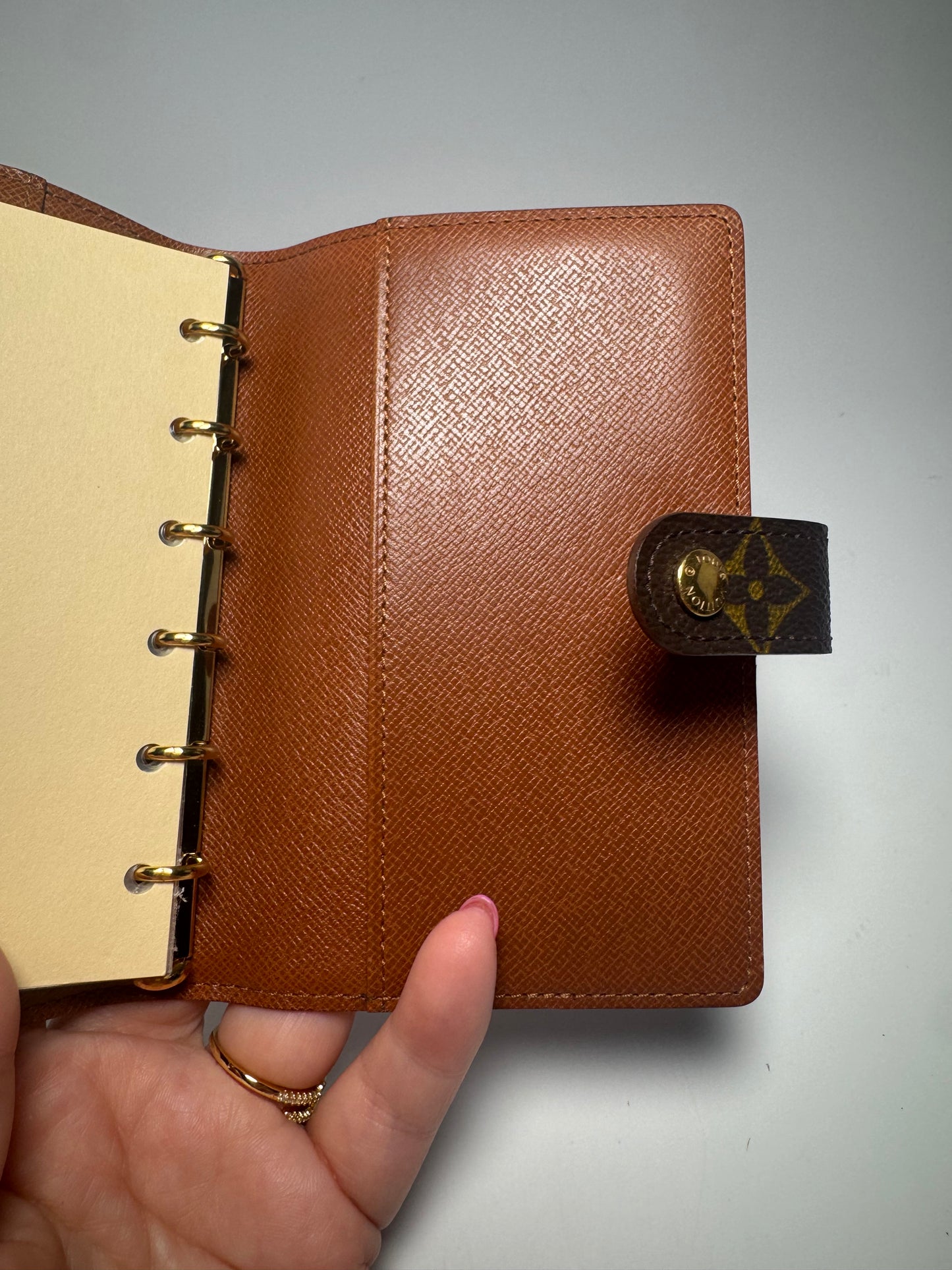 Louis Vuitton Agenda PM (Small Size)/Passport Holder comes with inserts