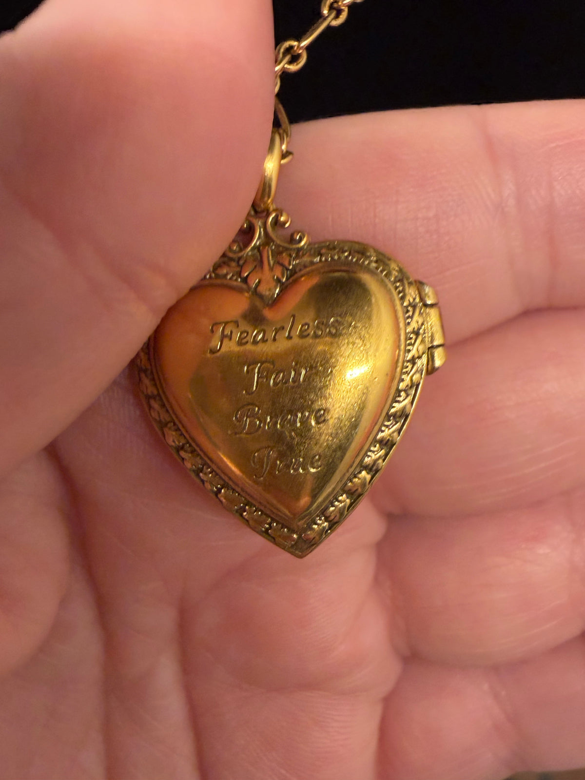 Kendra Scott x Disney Snow White Blue Birds heart Necklace