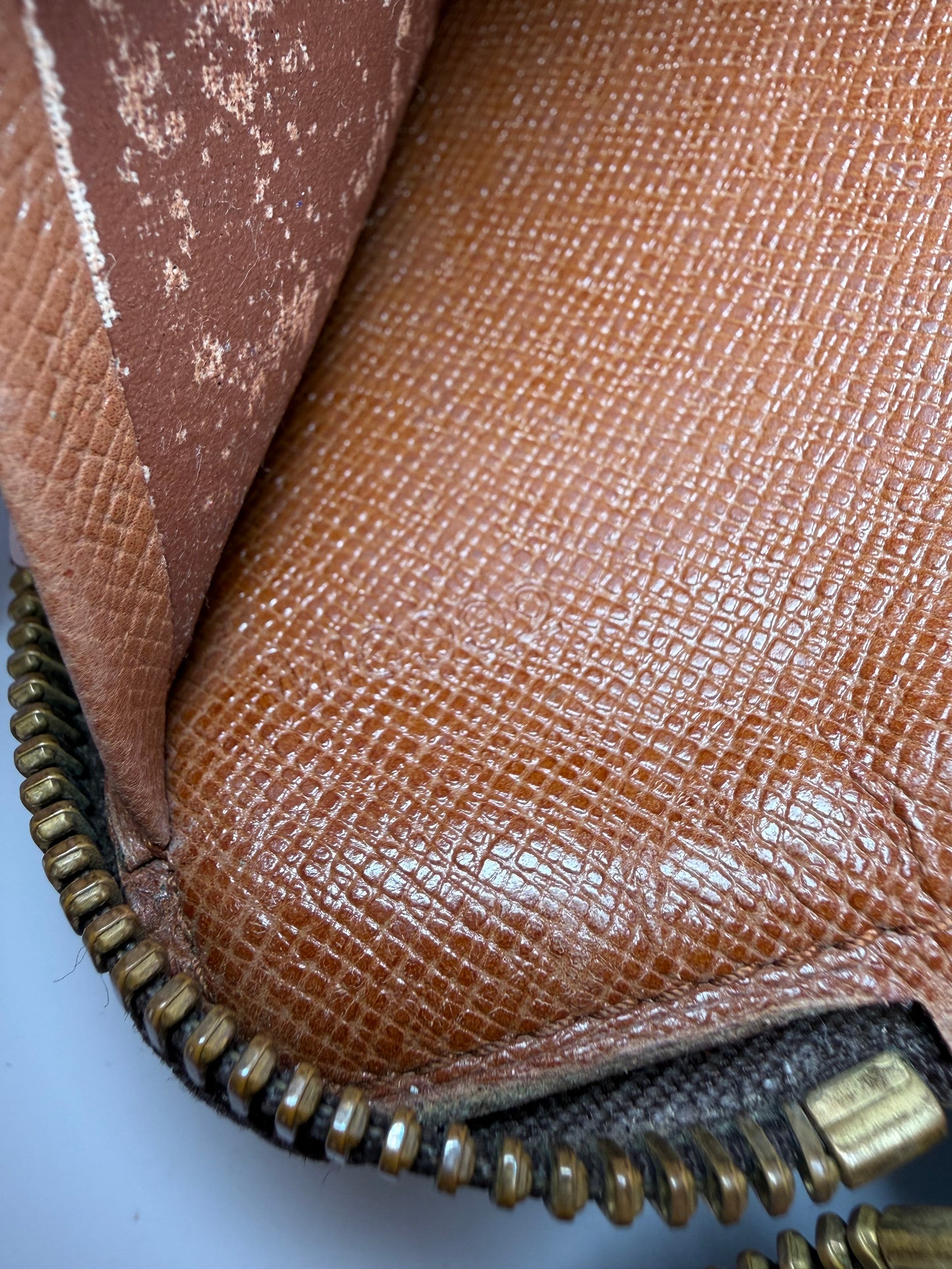 Louis Vuitton Zippy Organizer in Monogram