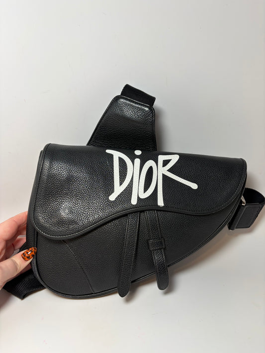 Christian Dior Black Leather Waist Bag/Crossbody Dior x Shawn Stussy Saddle Bag with Graffiti Logo Unisex