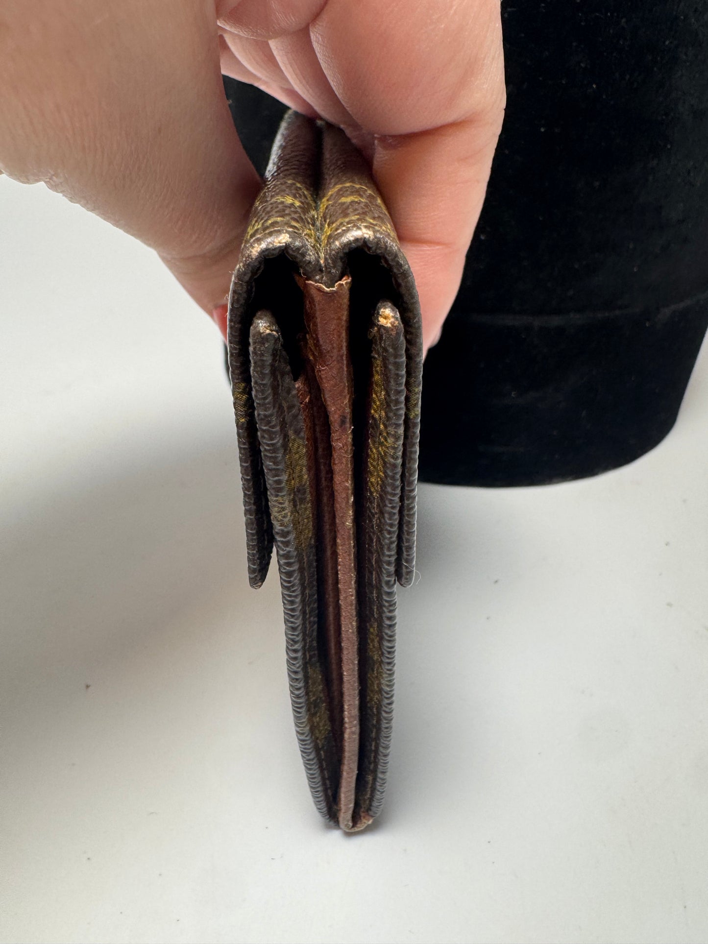 Louis Vuitton Monogram Elise Compact Wallet- Pre Date Code