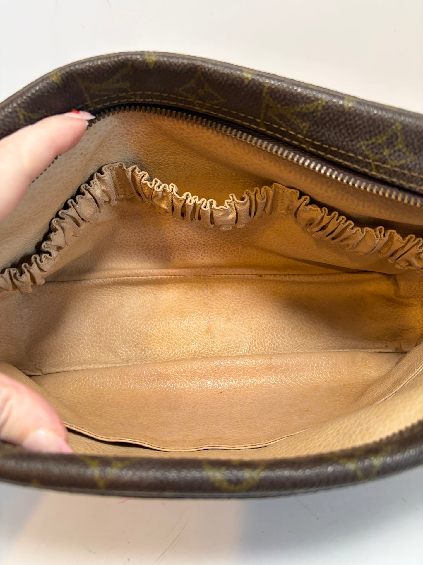 Louis Vuitton Trousse 28 Monogram Pouch/Toiletry Bag