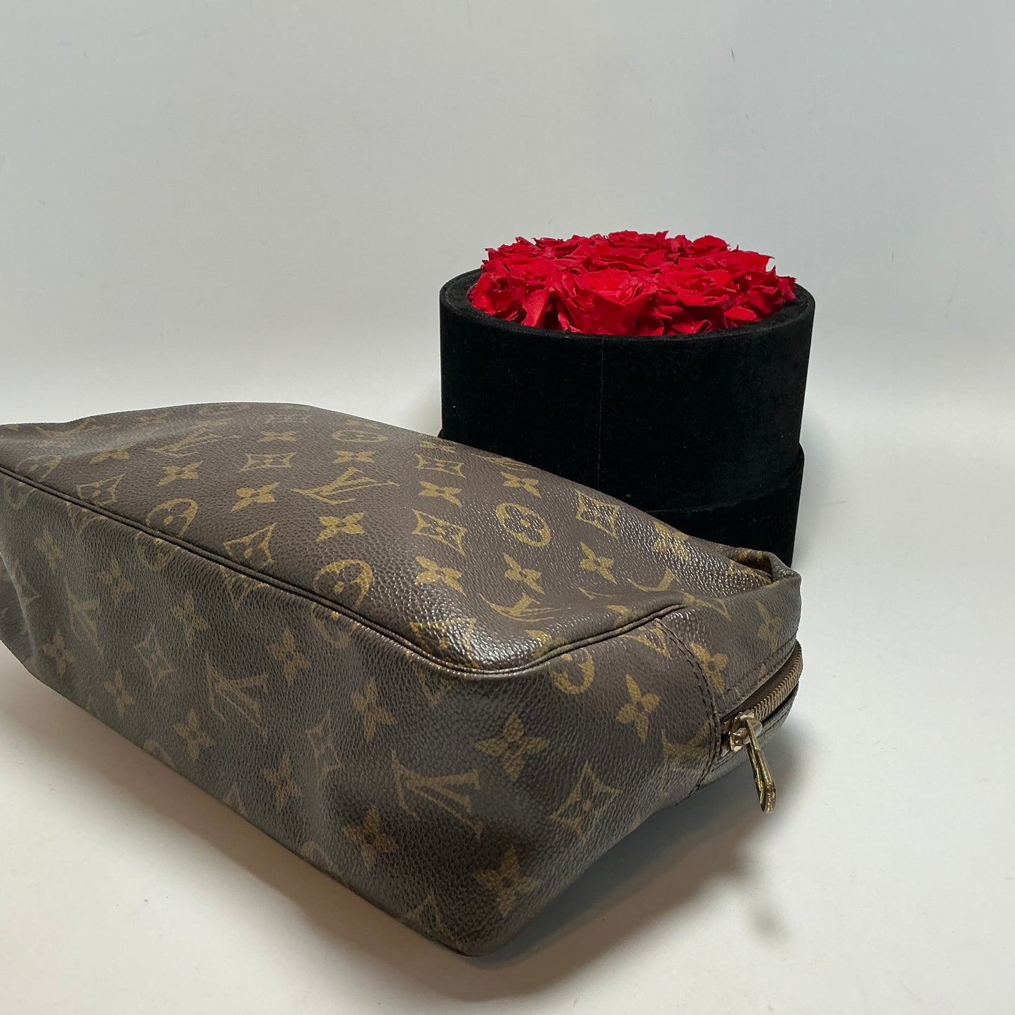 Louis Vuitton Trousse 28 Monogram Toiletry Bag/Makeup Bag