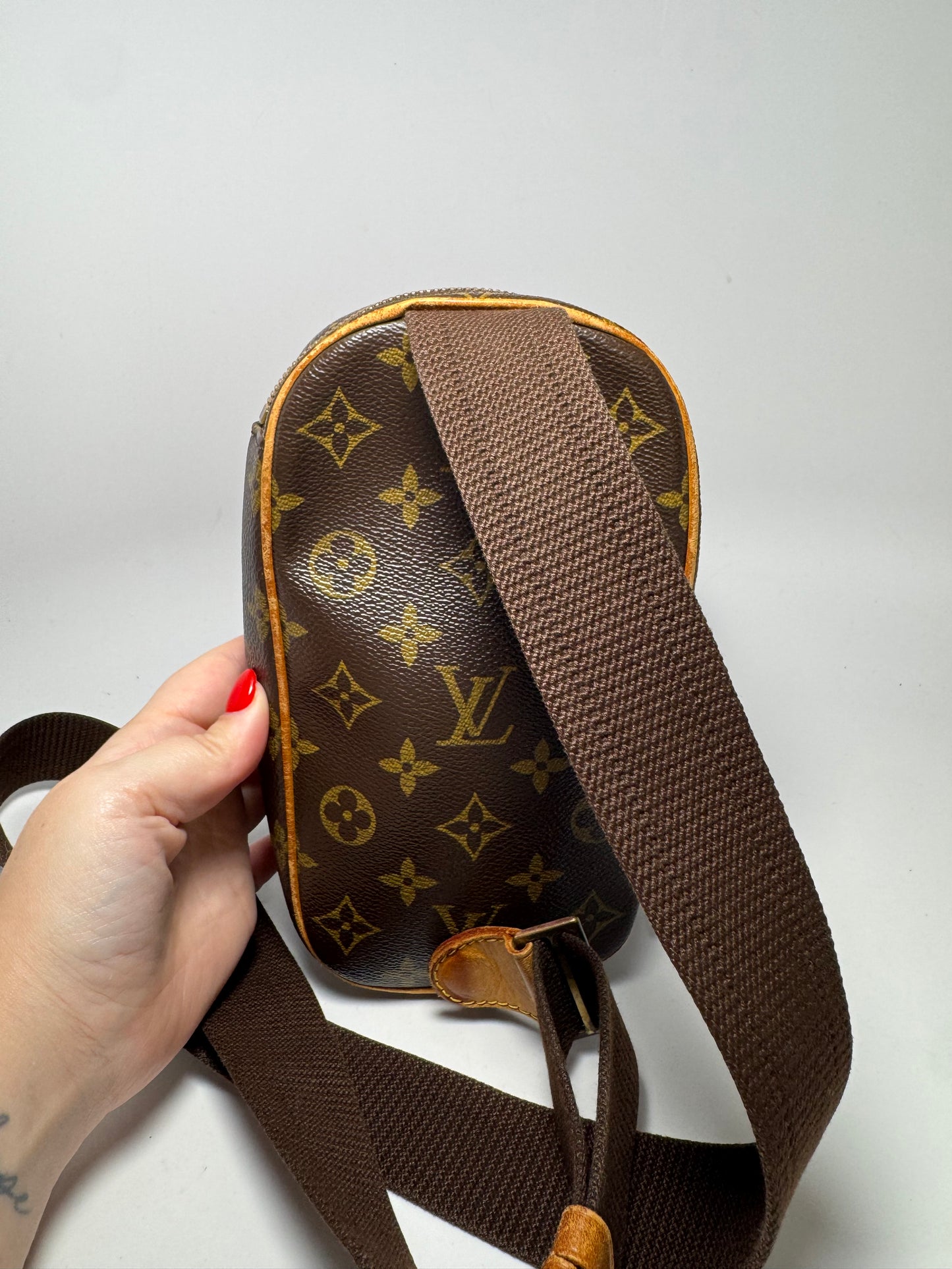 Louis Vuitton Pochette Gange Bum Bag/Sling Bag in Monogram