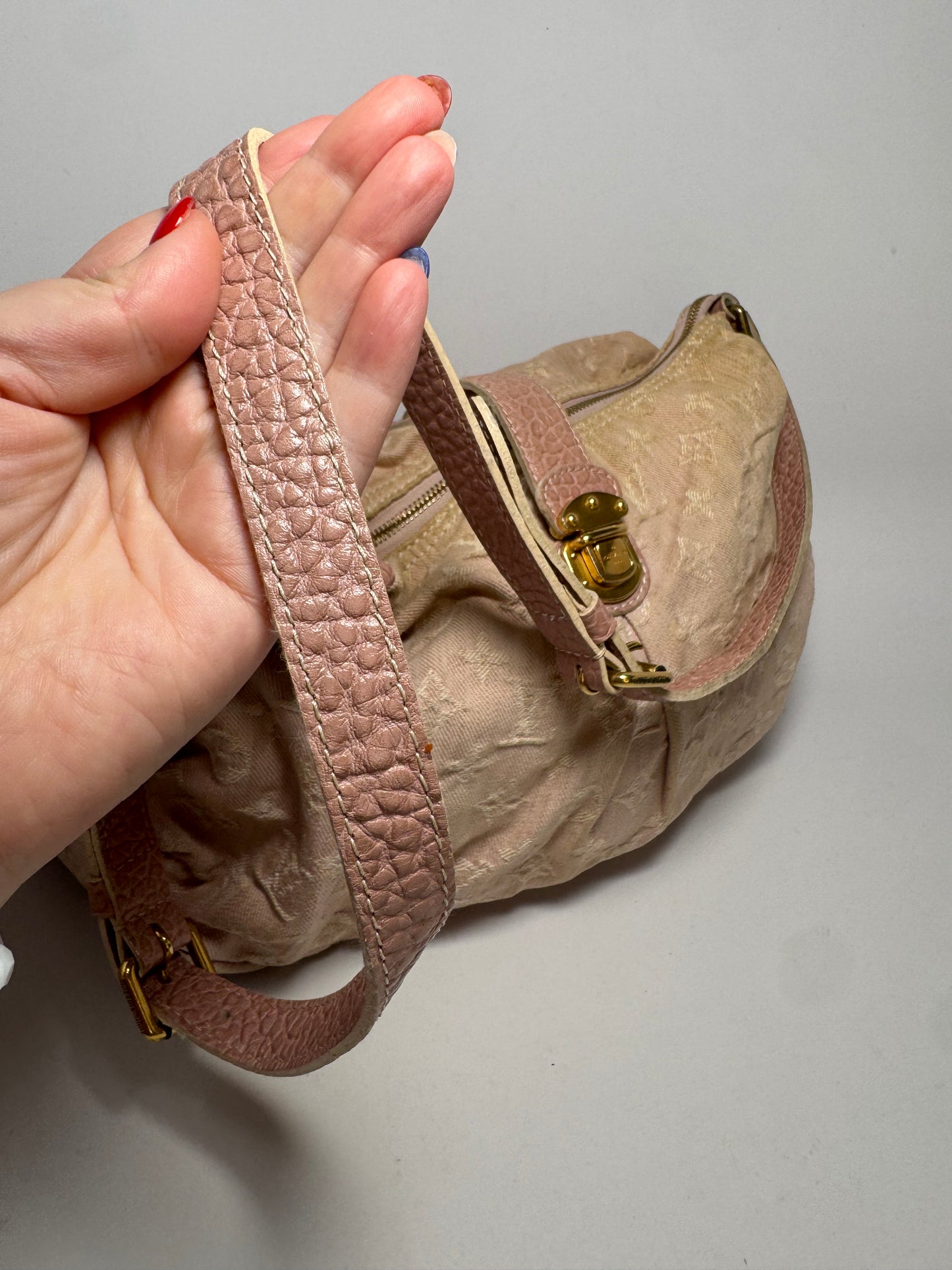 Louis Vuitton Rose Denim Monogram Slightly Shoulder Bag/Crossbody