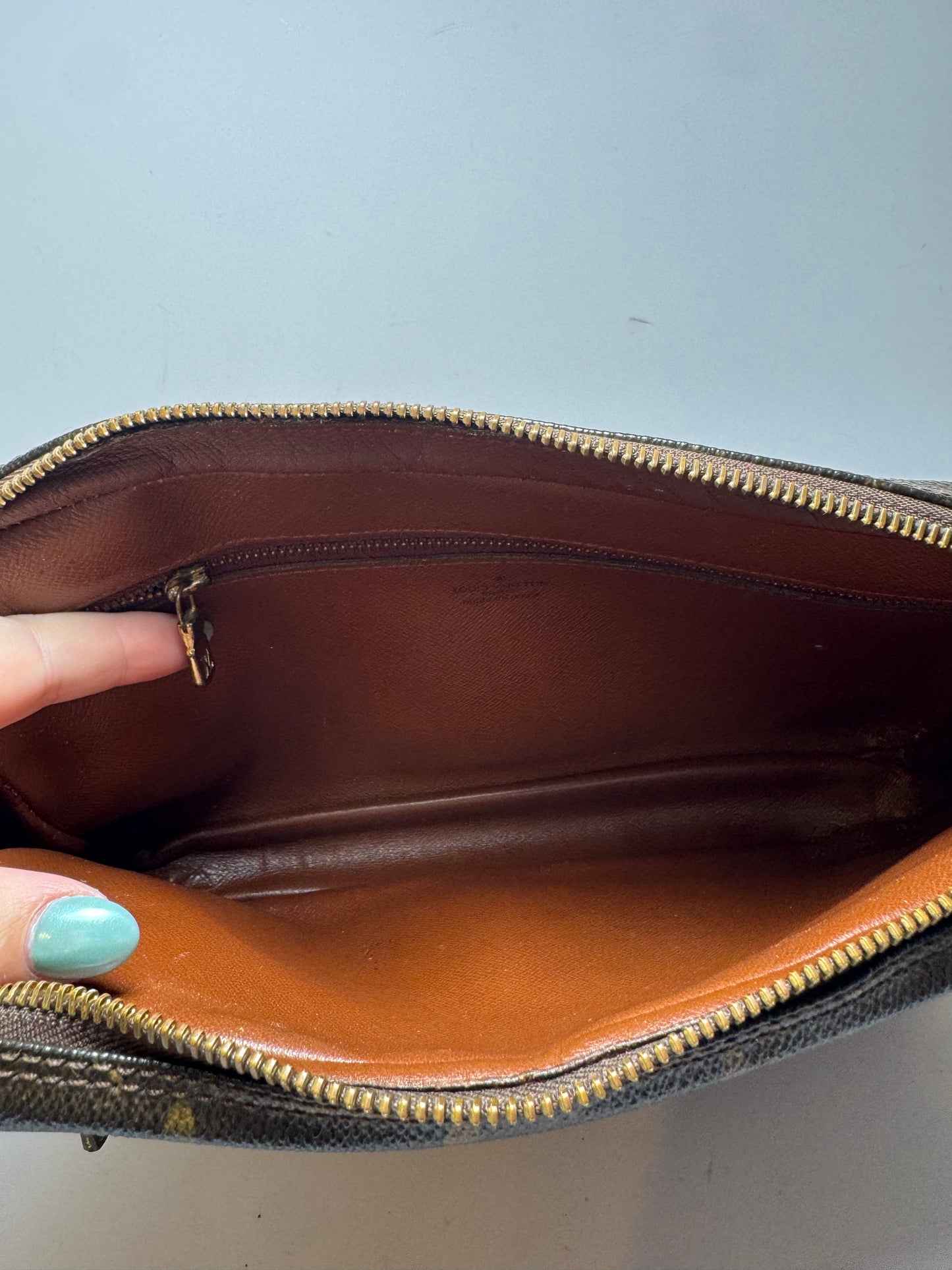 Louis Vuitton Marley Draggone Clutch Monogram  Fair Condition