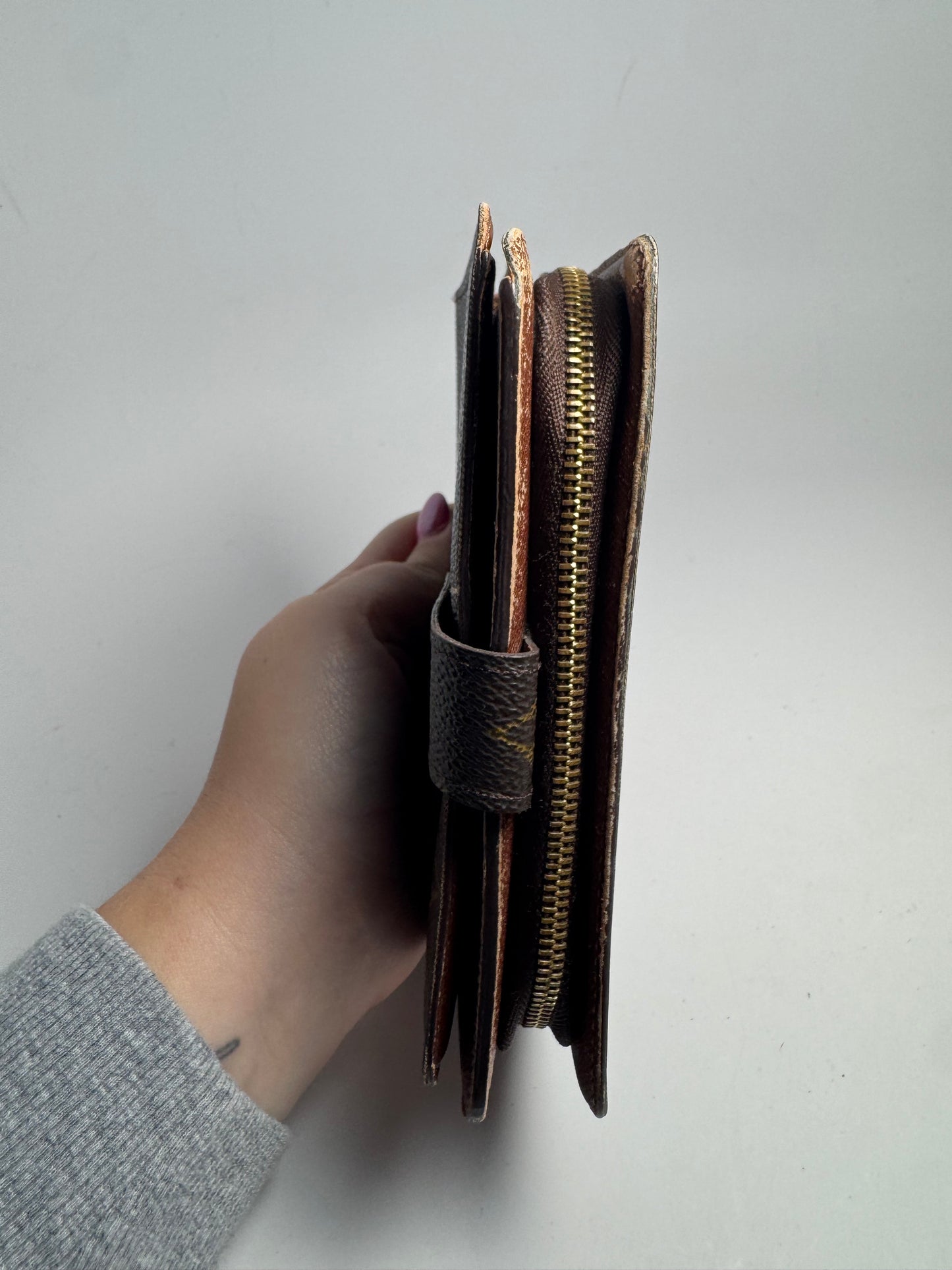 Louis Vuitton Porte Papier Wallet/Passport Holder in Monogram Made in France January 2001
