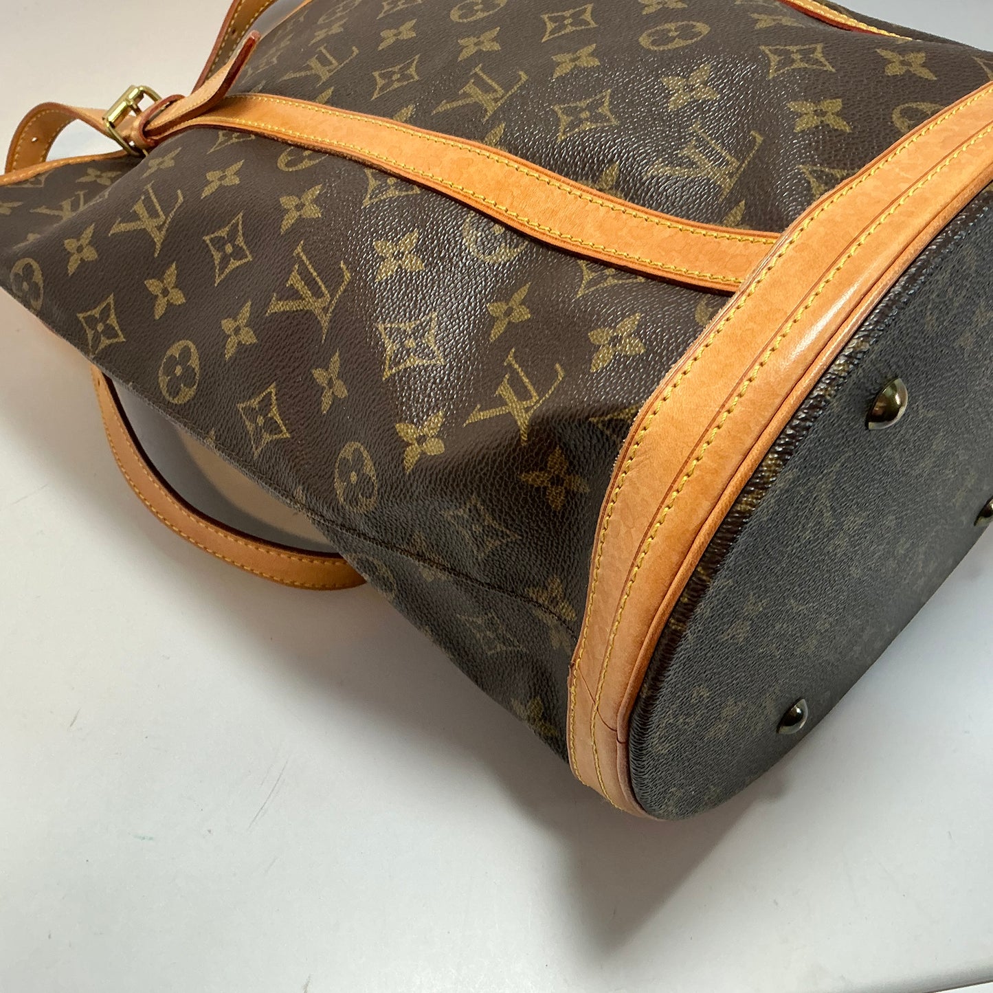 Louis Vuitton Bucket GM Tote Monogram