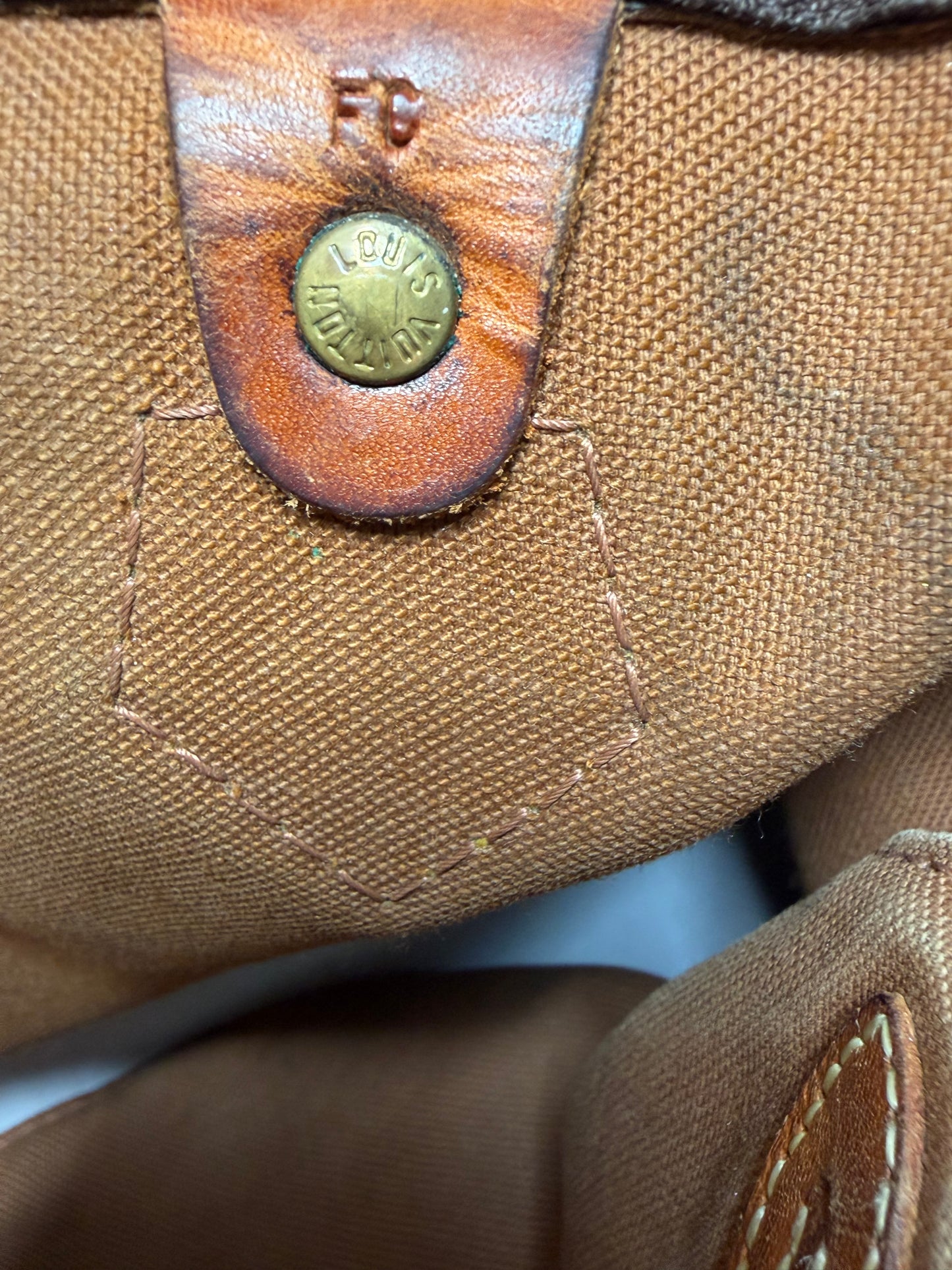 Louis Vuitton Speedy 30 Monogram w/Certificate of Authenticity