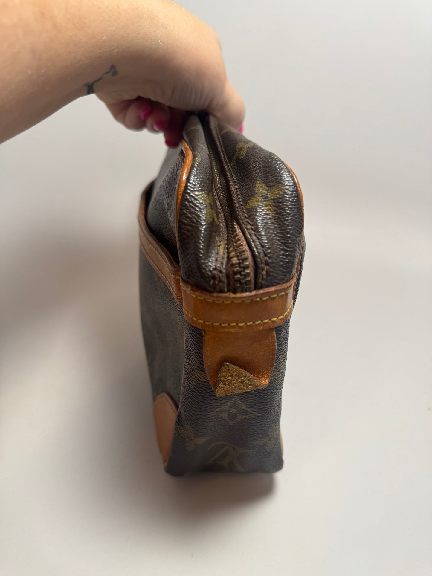 Louis Vuitton Compiegne 28 Pouch/Toiletry Bag