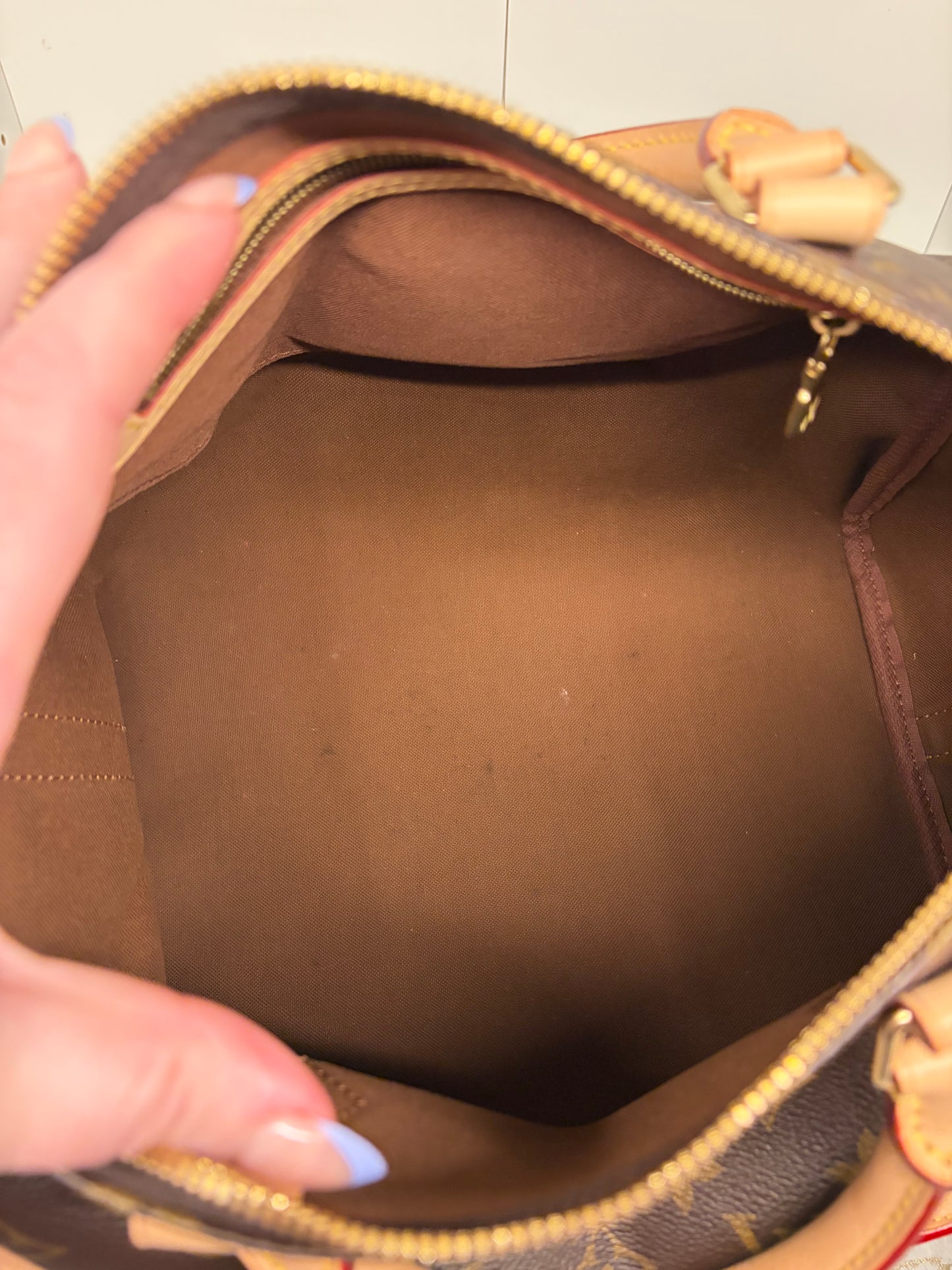 Louis Vuitton Speedy 30 Bandoulière Monogram w/COA Excellent Condition