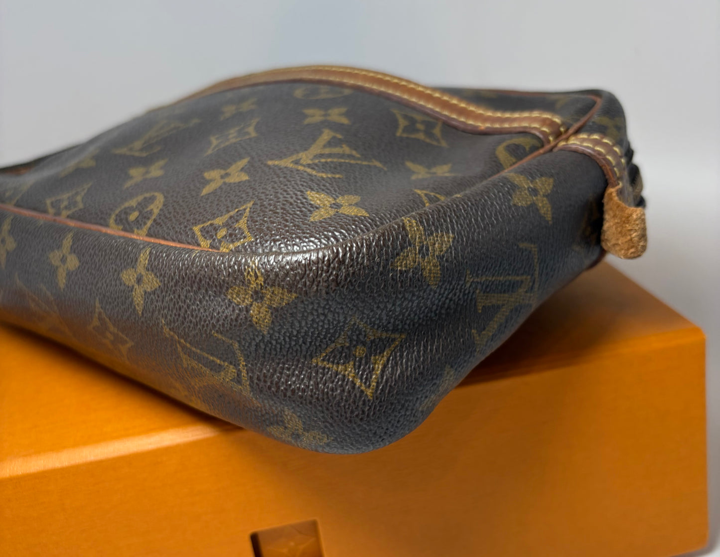 Louis Vuitton Compeigne 23 monogram clutch/pouch