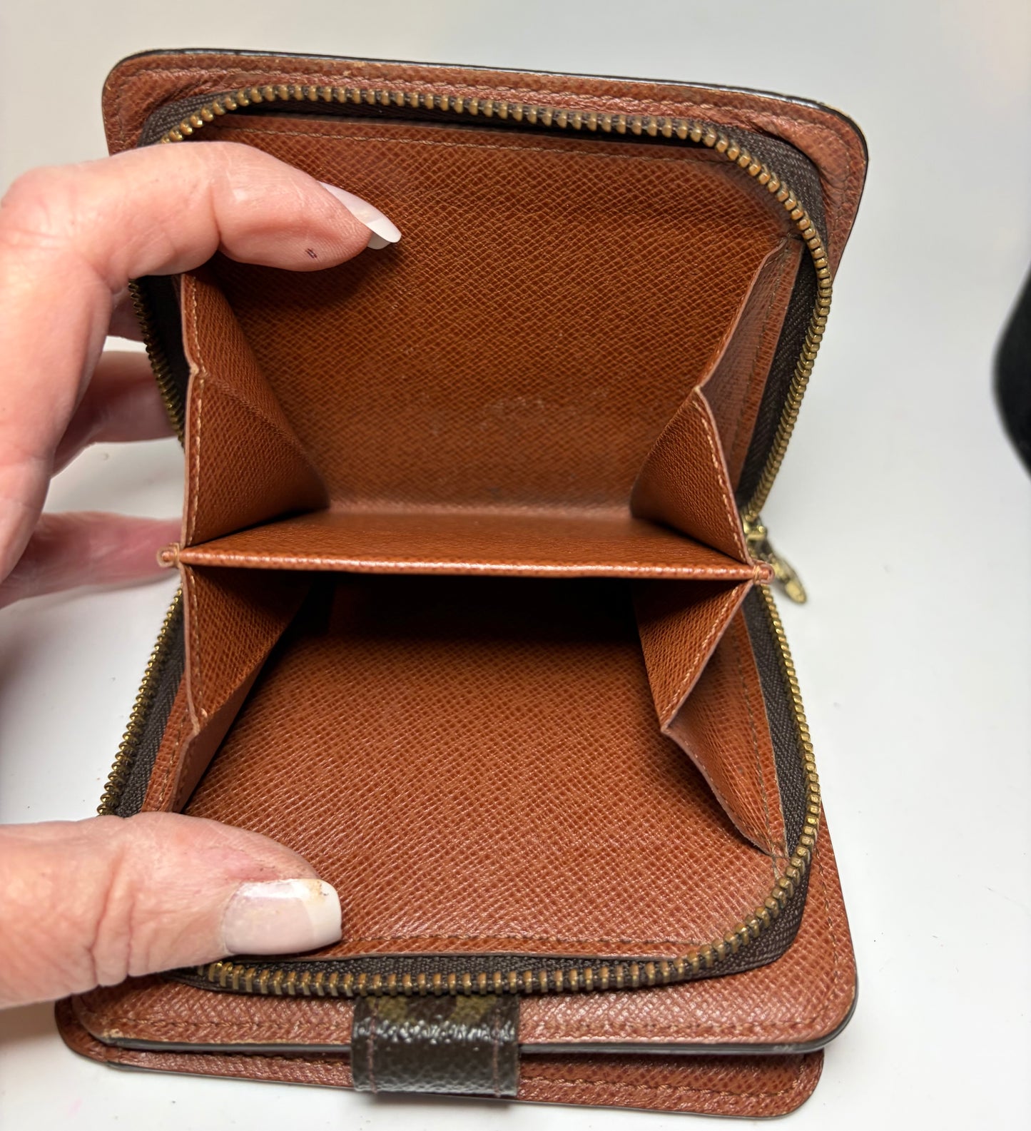 Louis Vuitton Zippy Monogram Compact Wallet, Made in Feb 2000