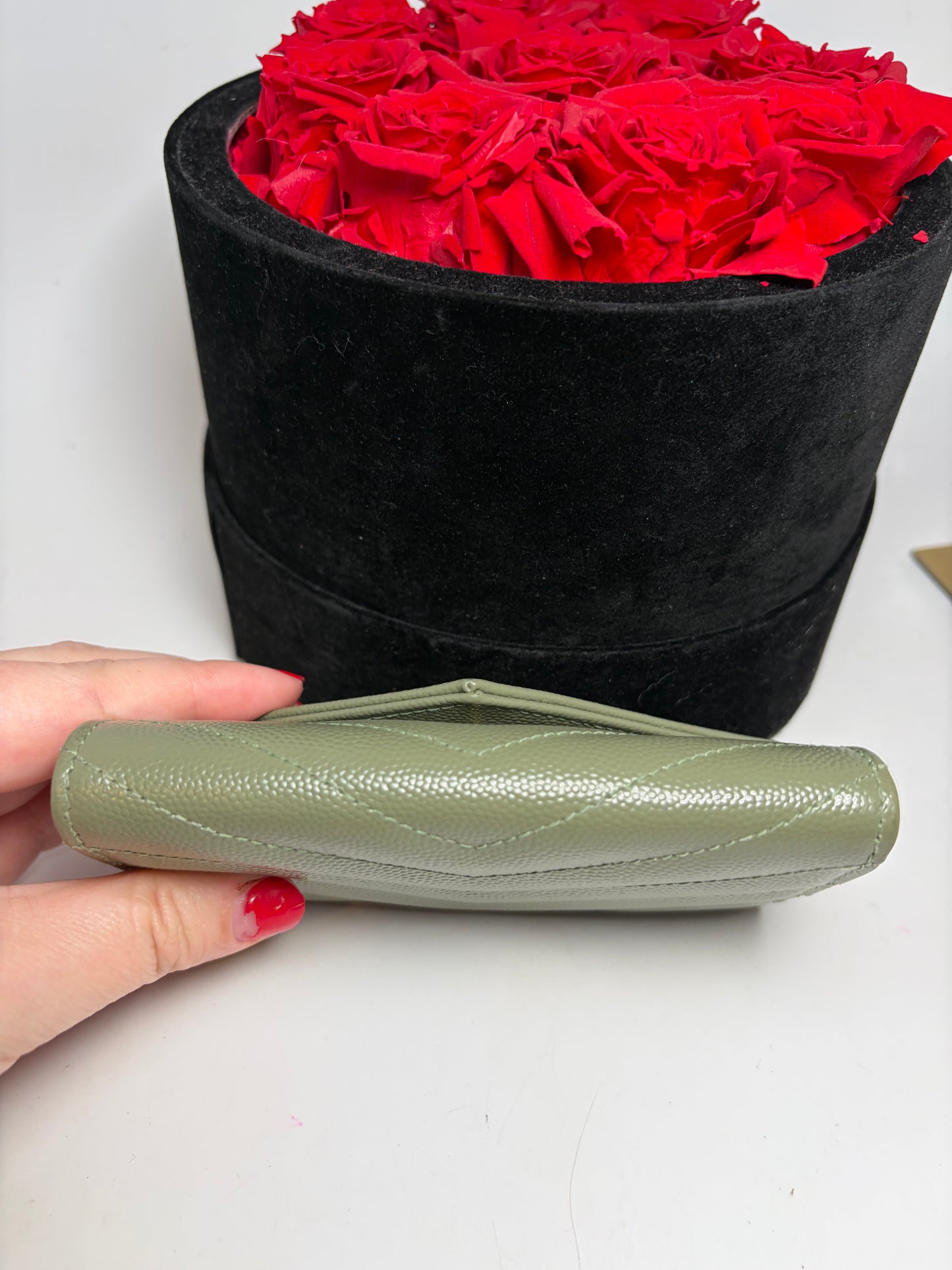 Saint Laurent Grain De Poudre Matelasse Chevron Small Envelope Wallet Light Sage 2022