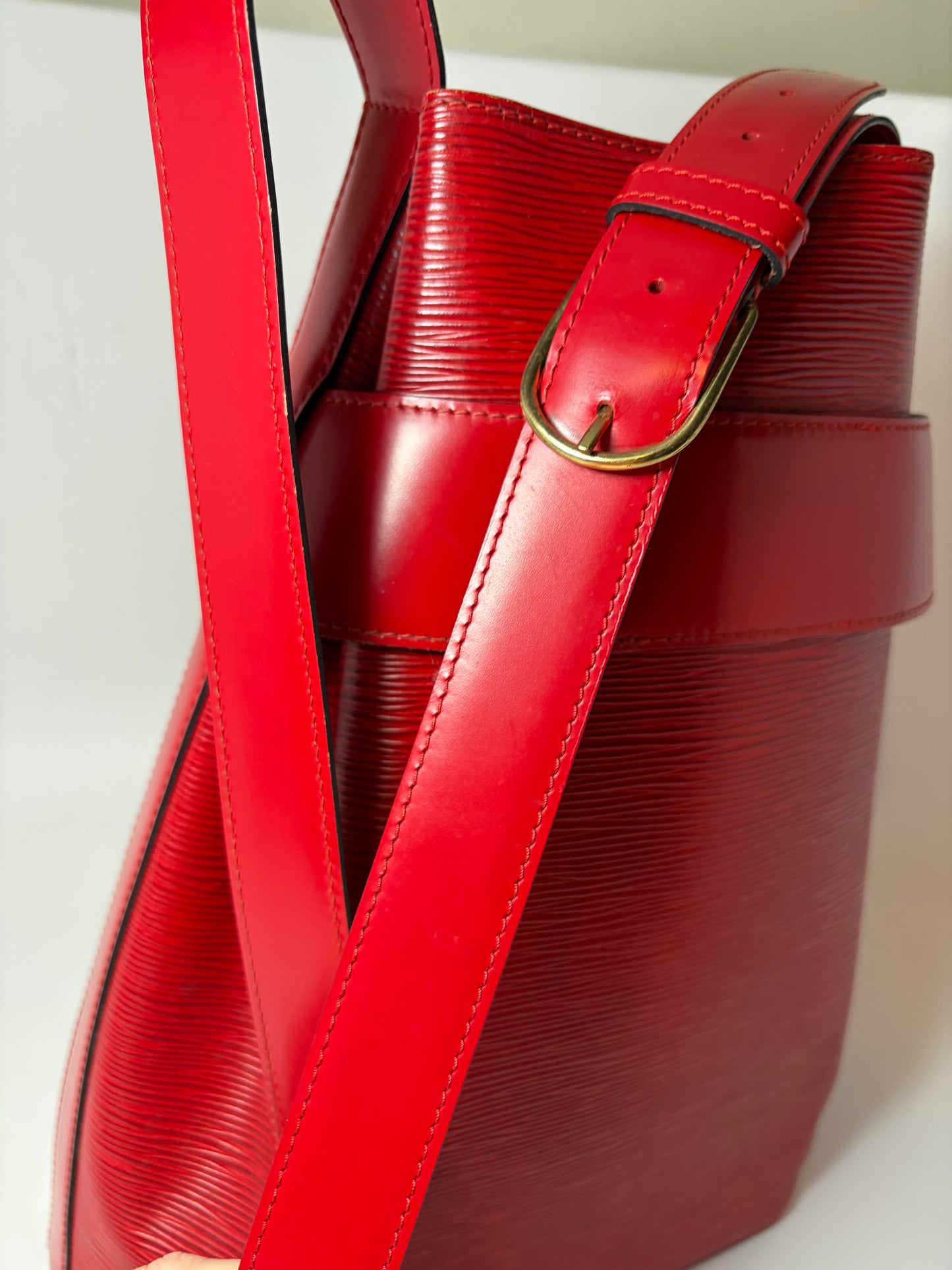 Louis Vuitton Sac D’Epaule GM Castillan Red Epi Leather Shoulder Bag