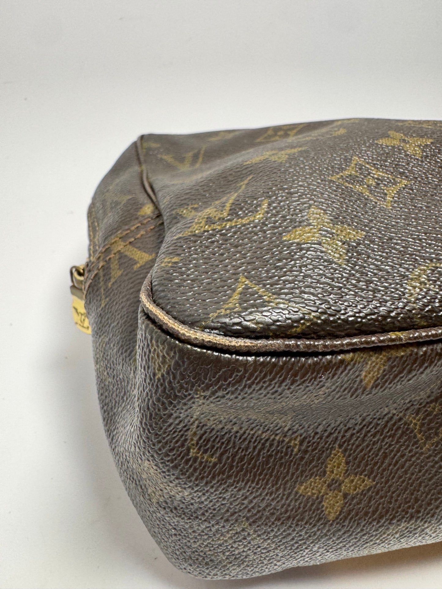 Louis Vuitton Trousse 28 Monogram Pouch