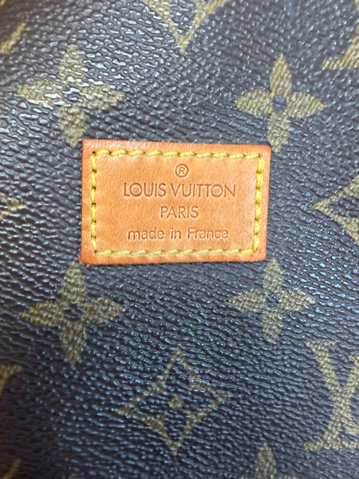 Louis Vuitton Saumur 30 Monogram Crossbody w/COA