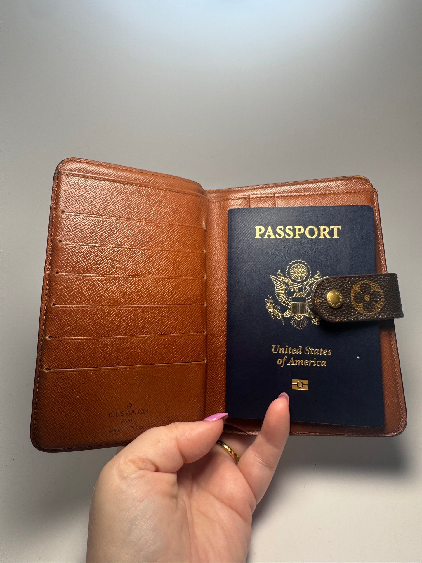 Louis Vuitton Porte Papier Zip Monogram Wallet/Passport Holder- December 1997