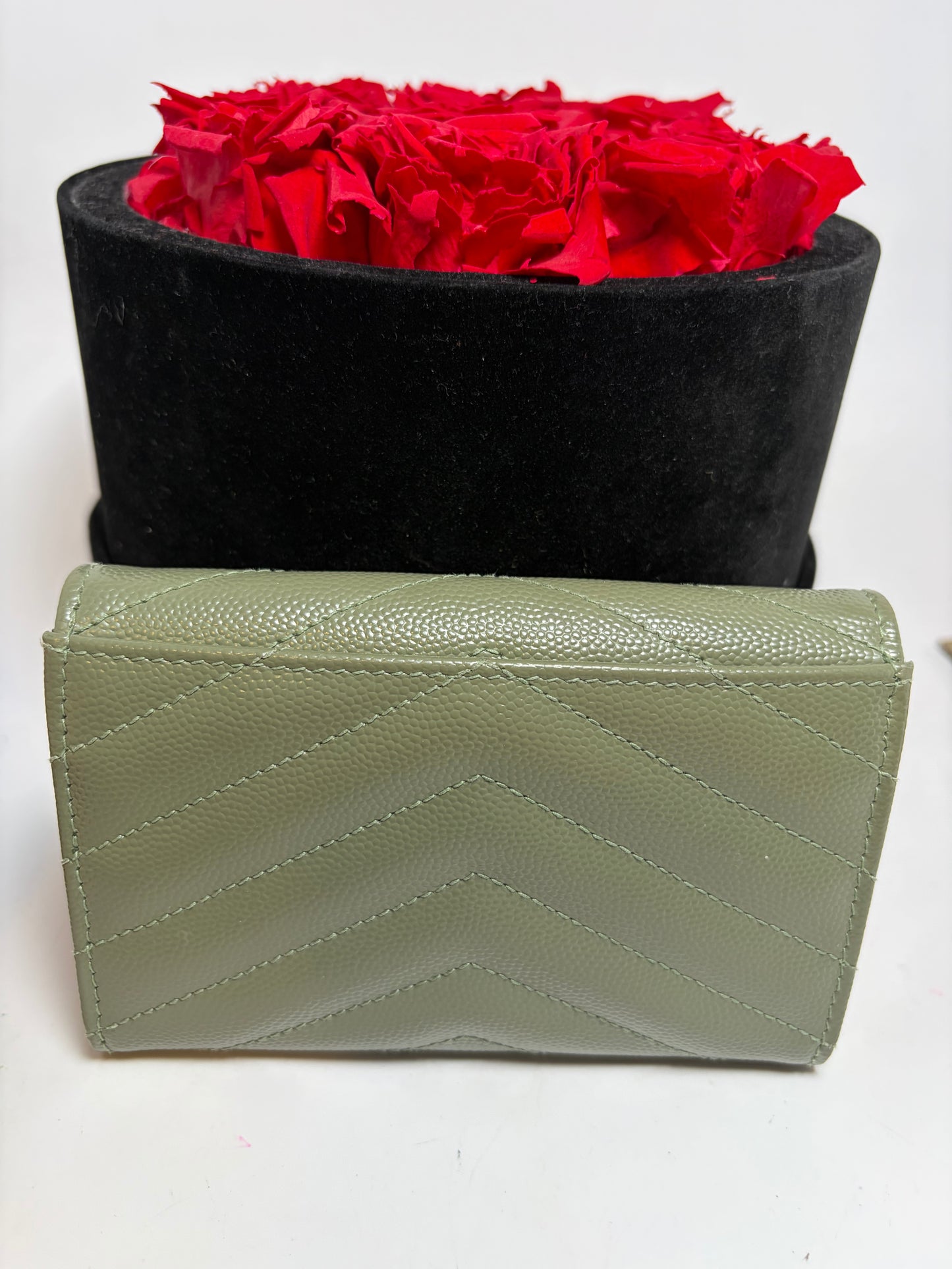 Saint Laurent Grain De Poudre Matelasse Chevron Small Envelope Wallet Light Sage 2022