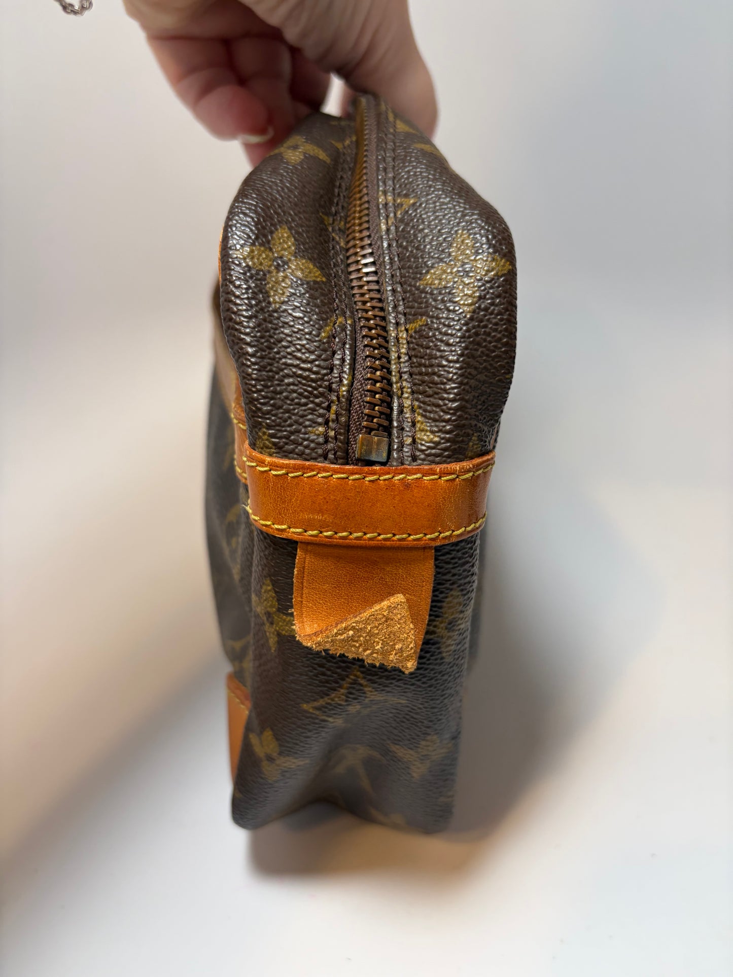 Louis Vuitton Compeigne 28 Monogram Clutch/Pouch