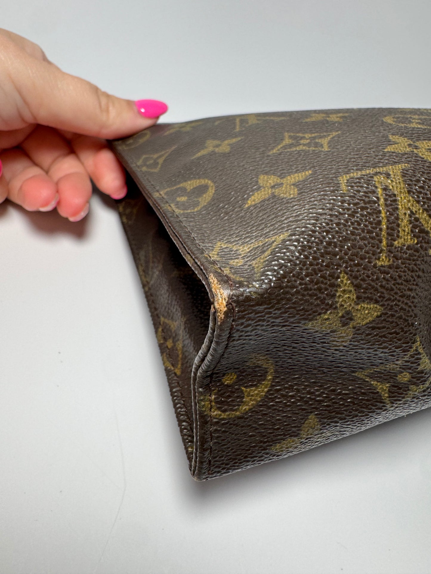 Louis Vuitton Monogram Trousse Toilette 26 – Vintage 1988 – Made in France