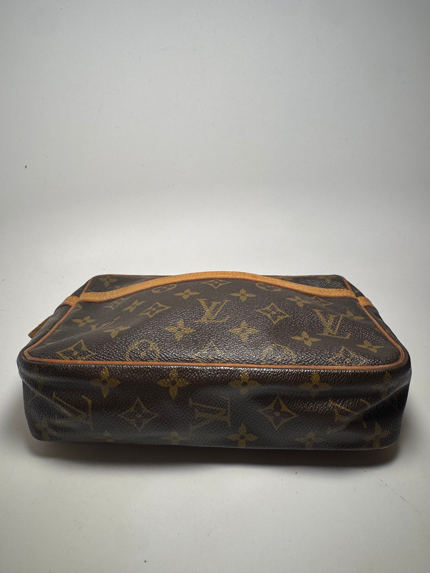 Louis Vuitton Compeigne 23 Travel Pouch/Clutch